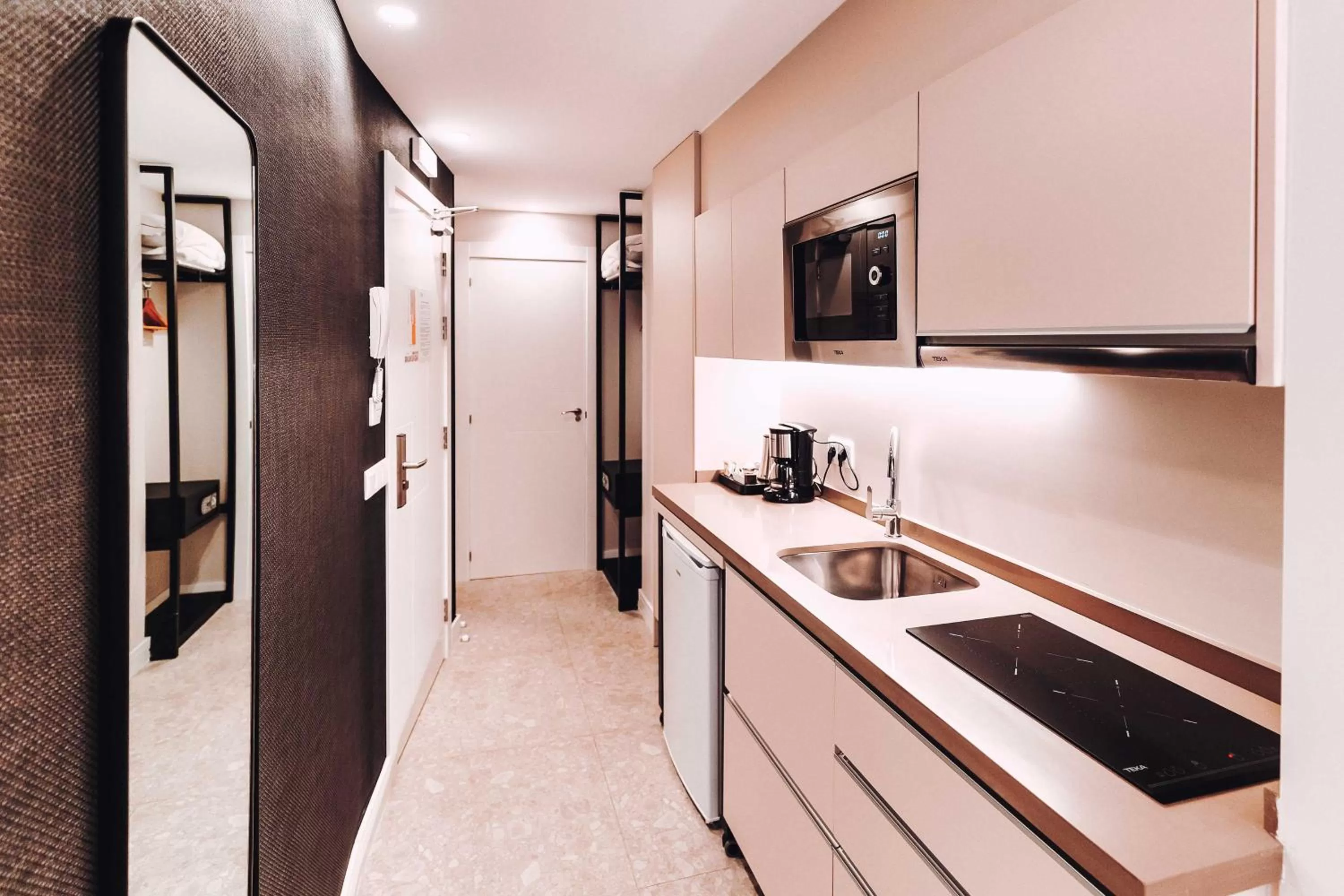 Photo of the whole room in Posidonia Aparthotel