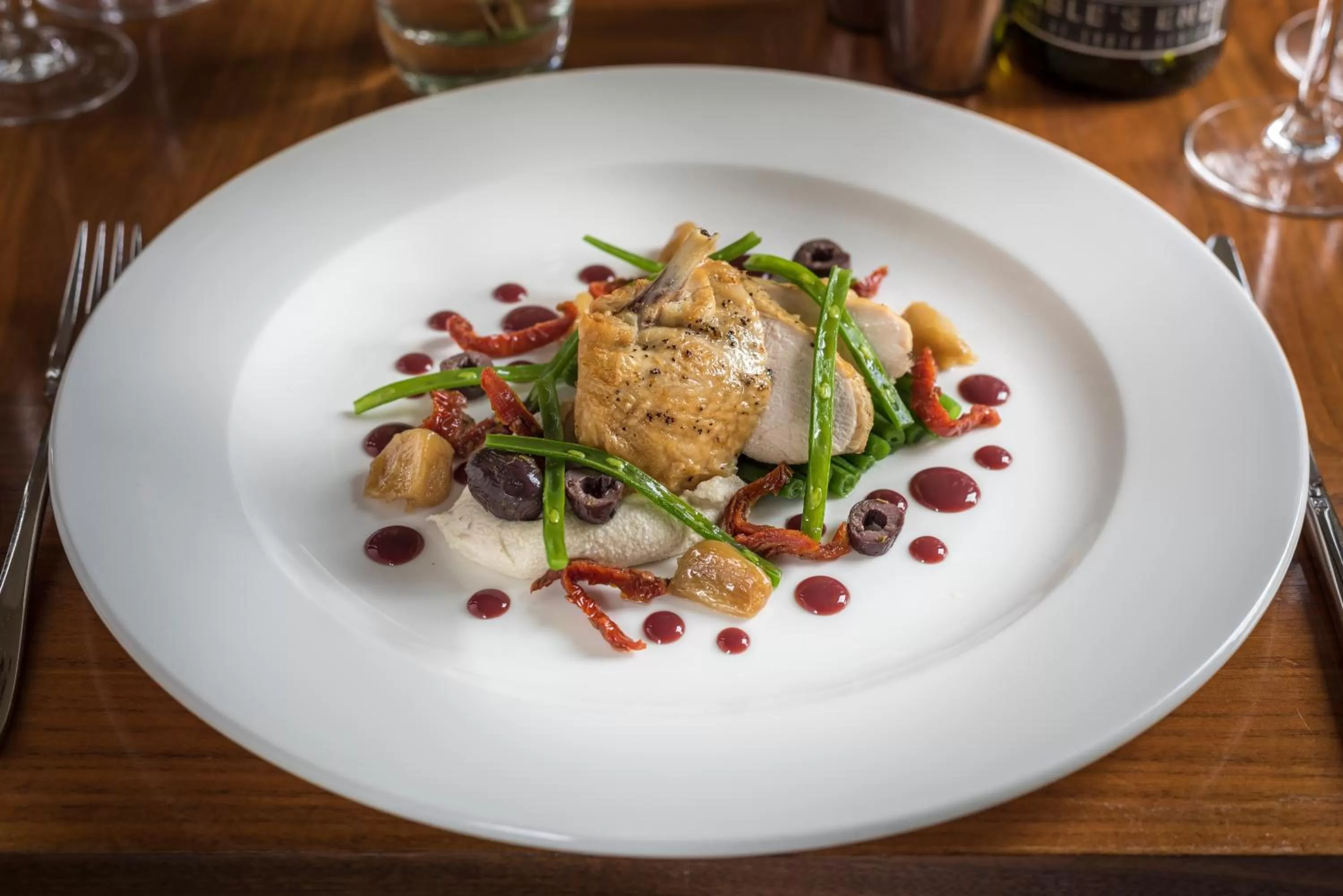 Restaurant/places to eat, Food in Macdonald Elmers Court Resort