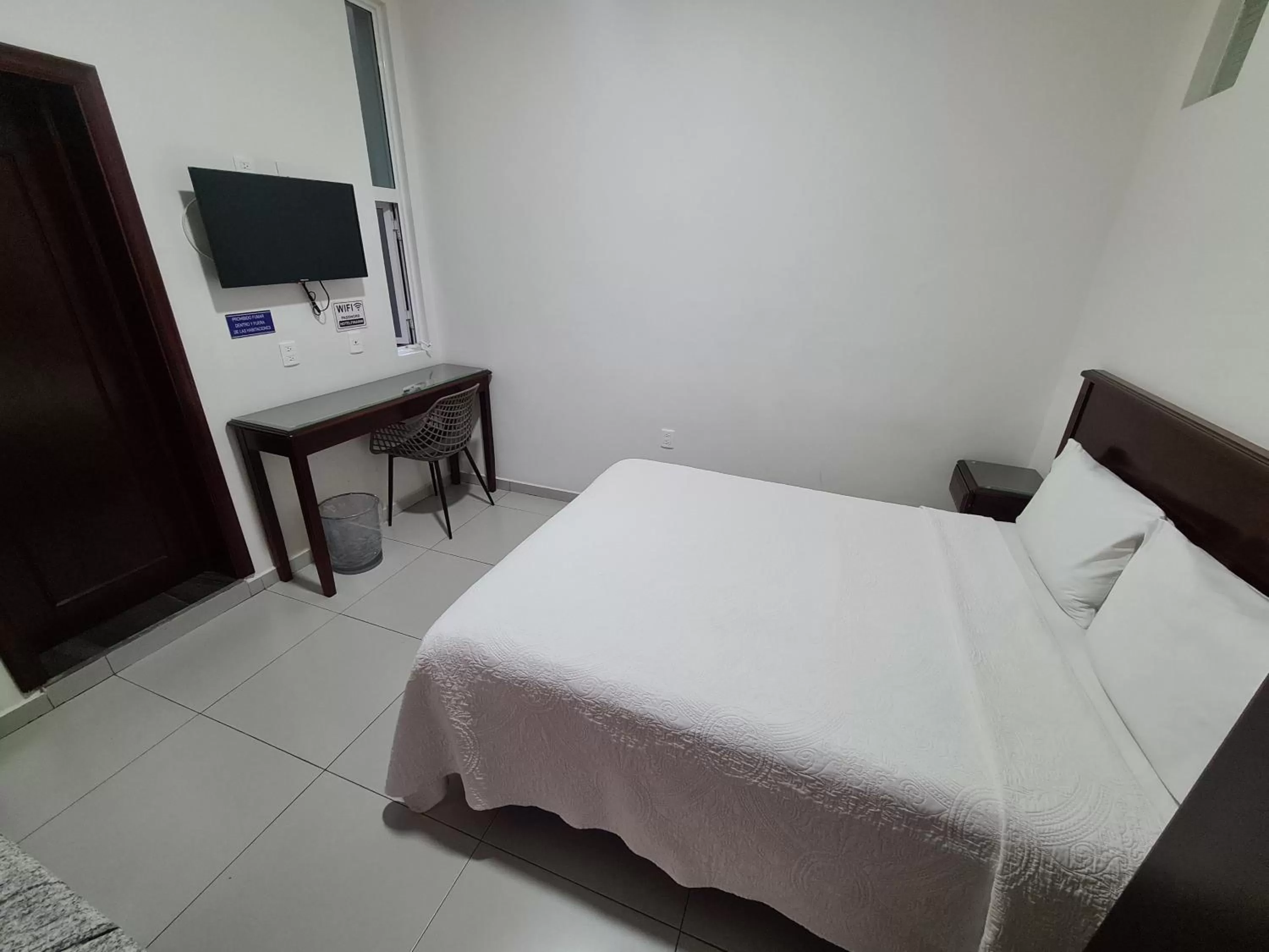 Bed in HOTEL FINA INN