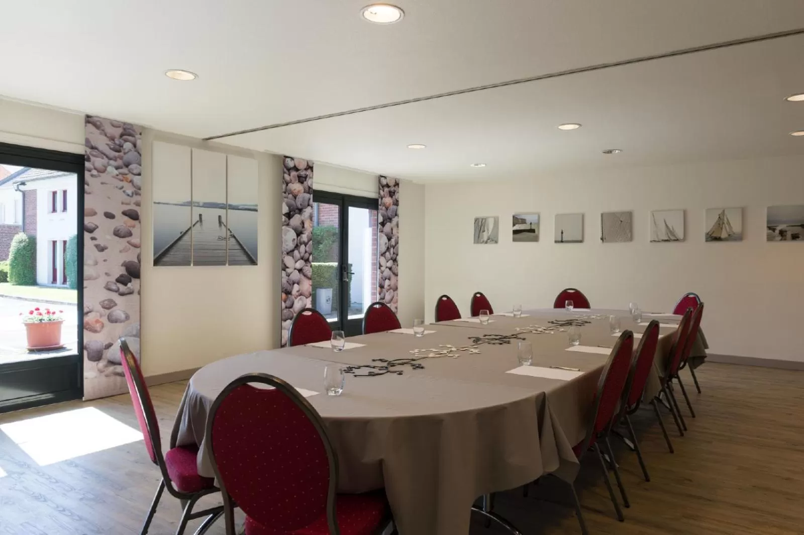 Meeting/conference room in The Originals City, Hôtel Le Gayant, Douai