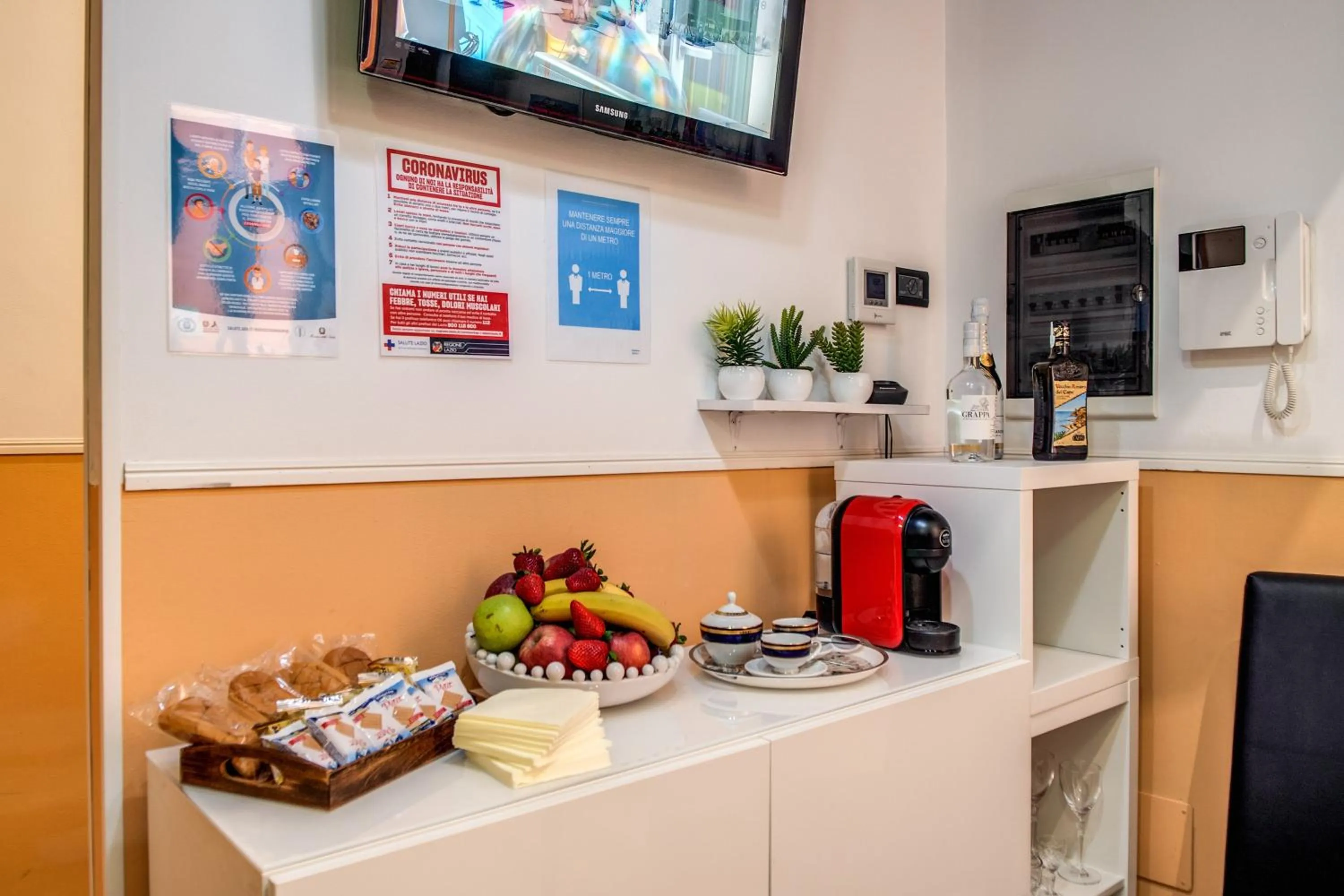 Coffee/tea facilities in Magnifico Rome