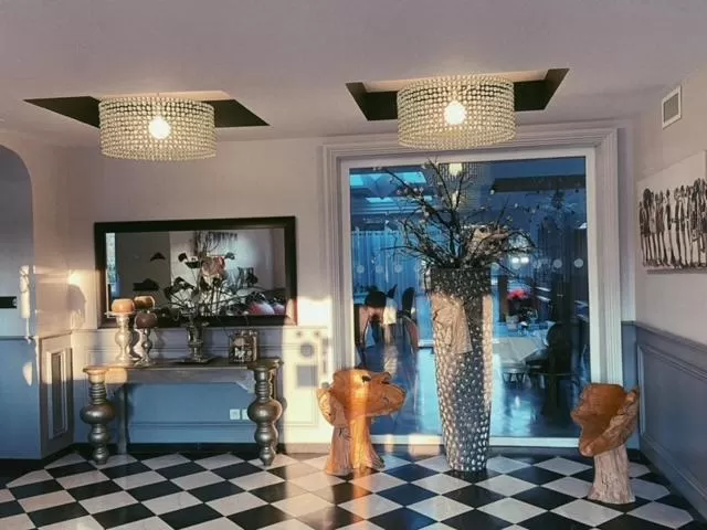 Communal lounge/ TV room in Le Mas du Lingousto