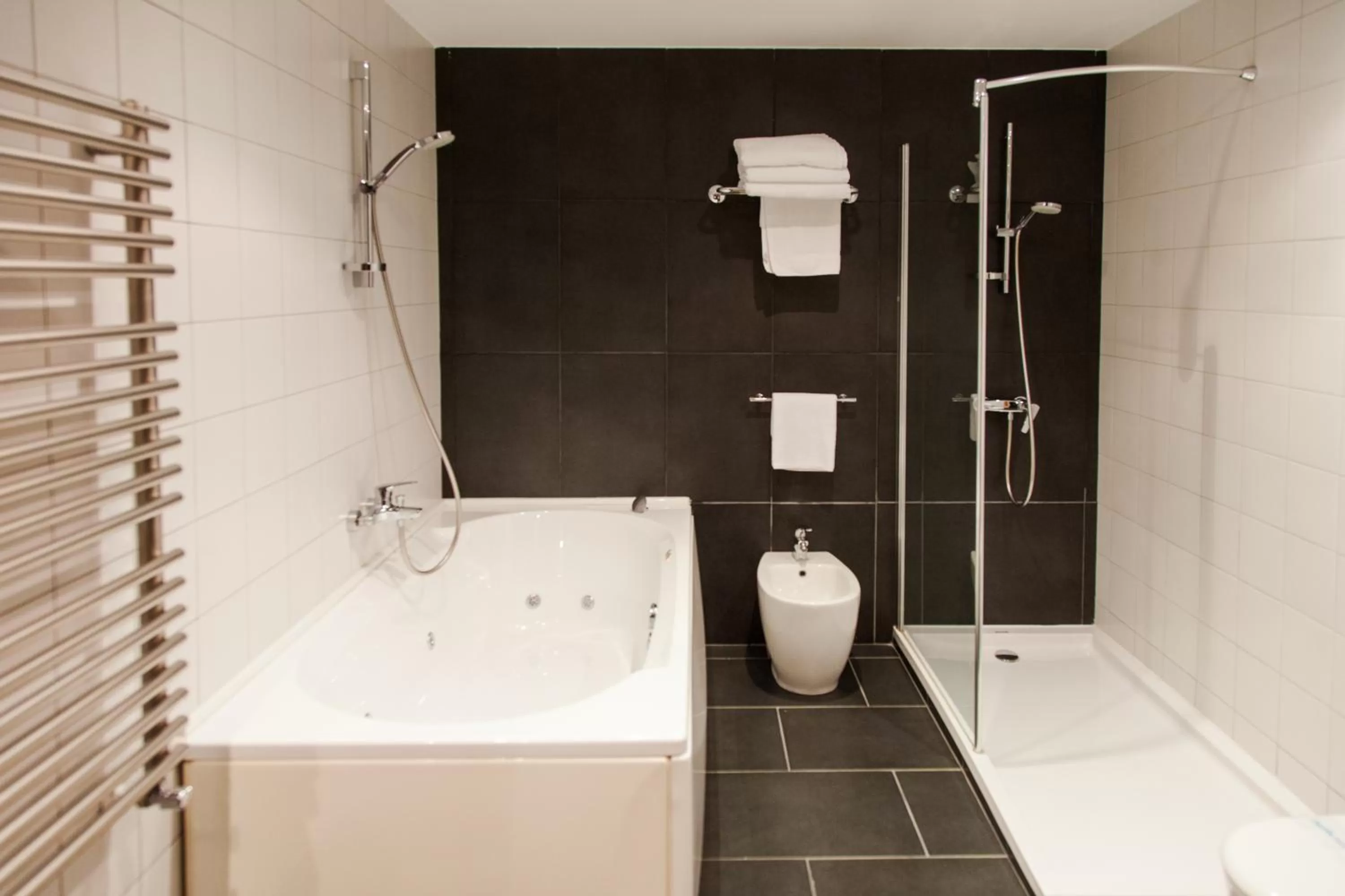 Bathroom in Hotel Avenida