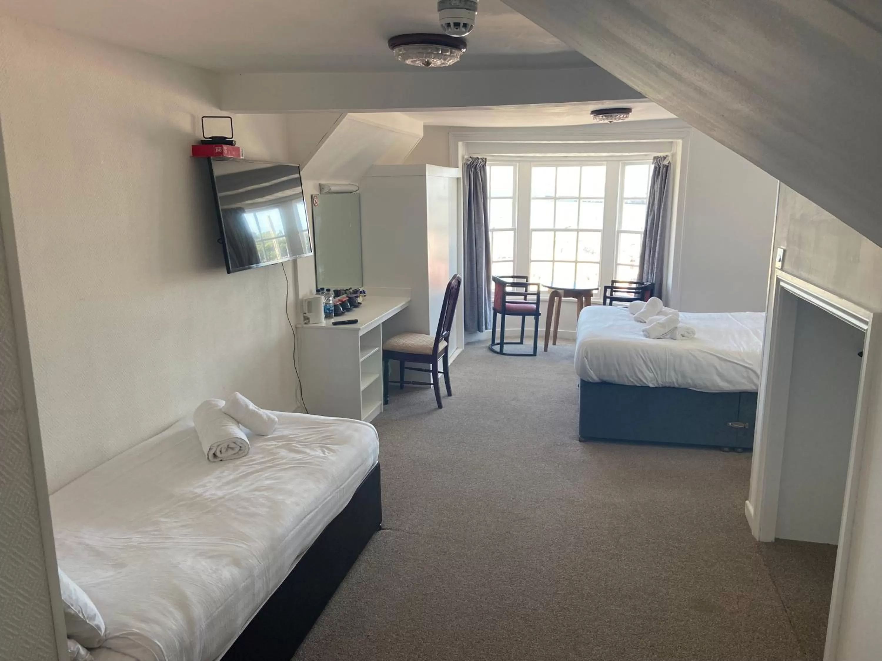 Photo of the whole room, Bed in The Fairhaven Hotel