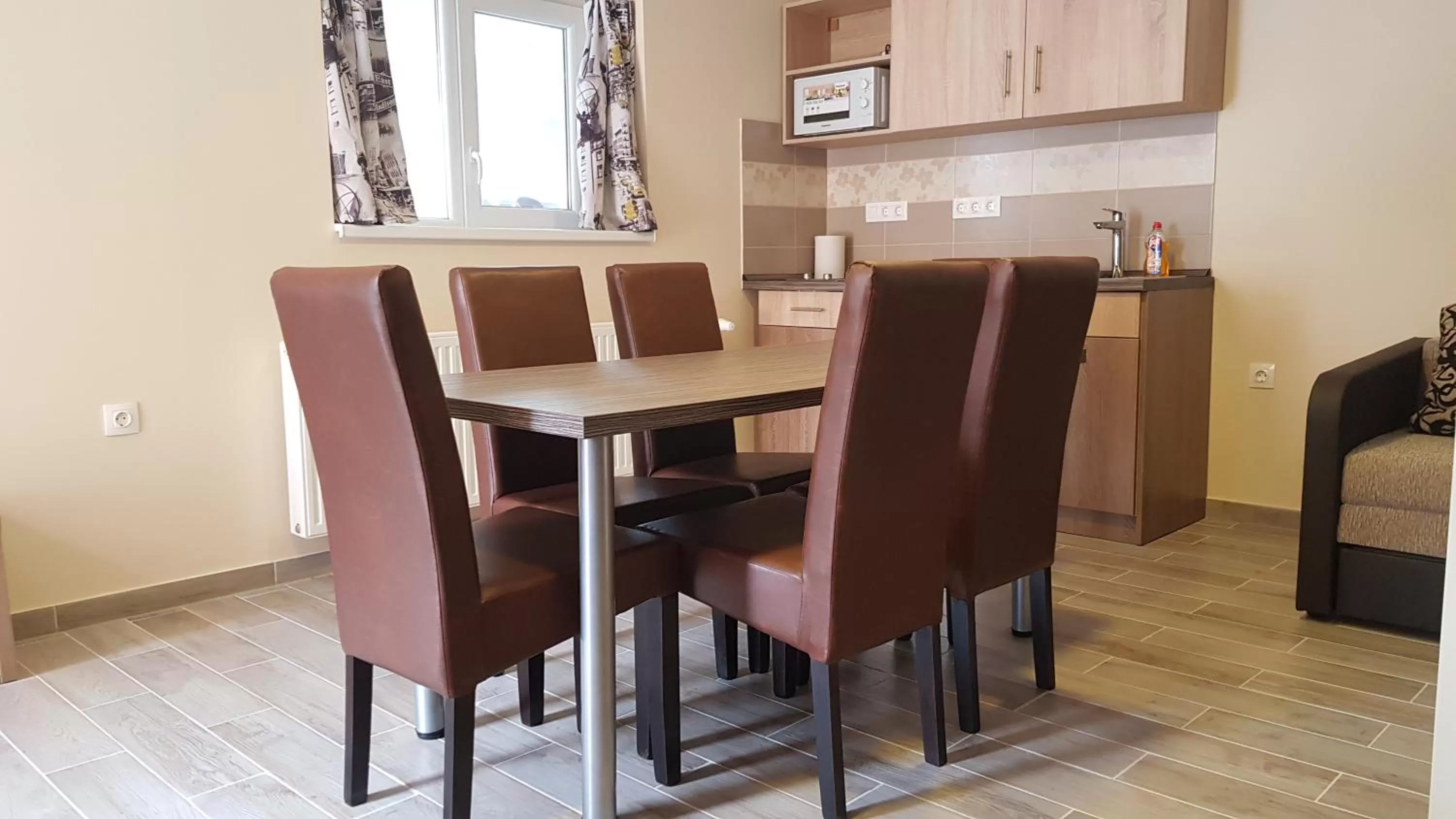 Central Panzió Gyula