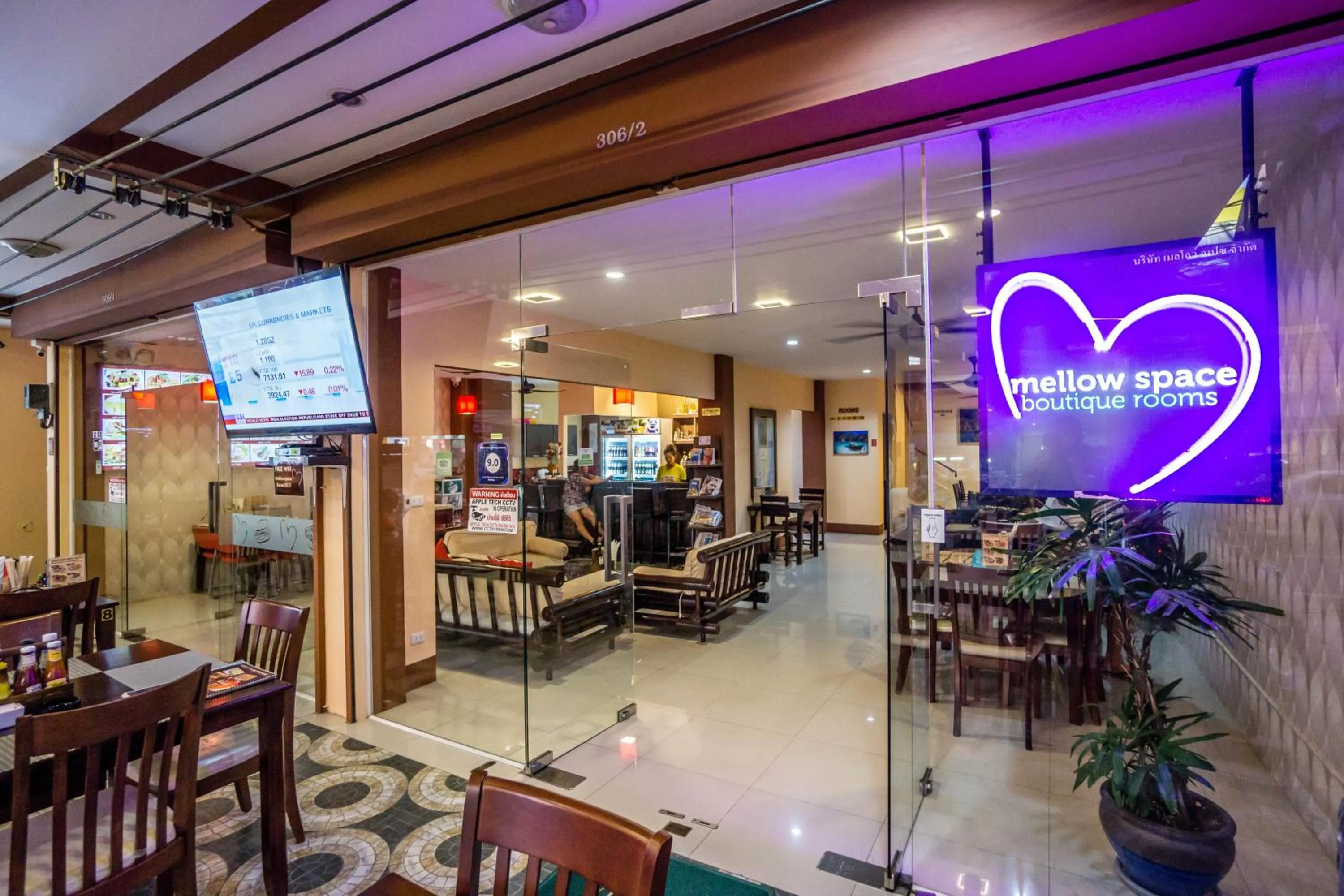Dining area in Mellow Space Boutique Rooms
