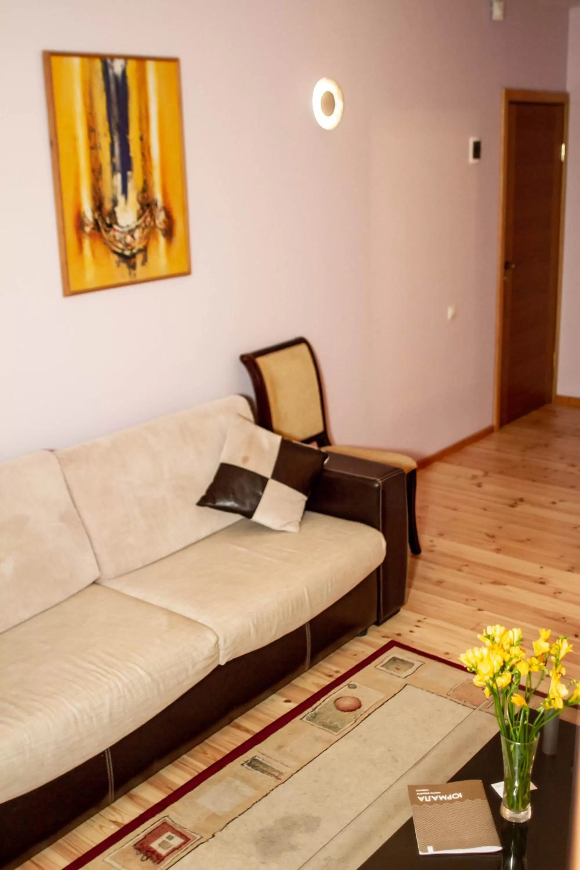 Photo of the whole room in Sunset Hotel