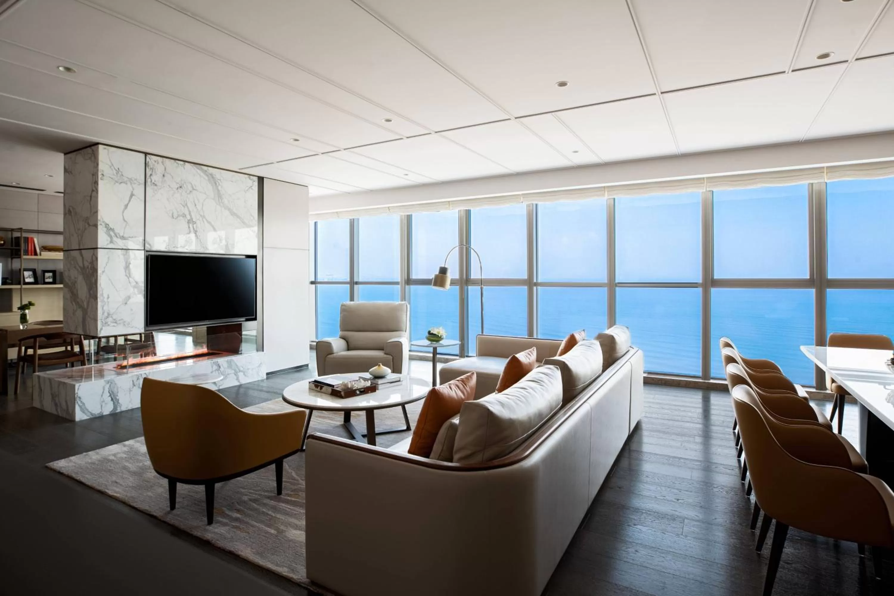 Living room in Yantai Marriott Hotel