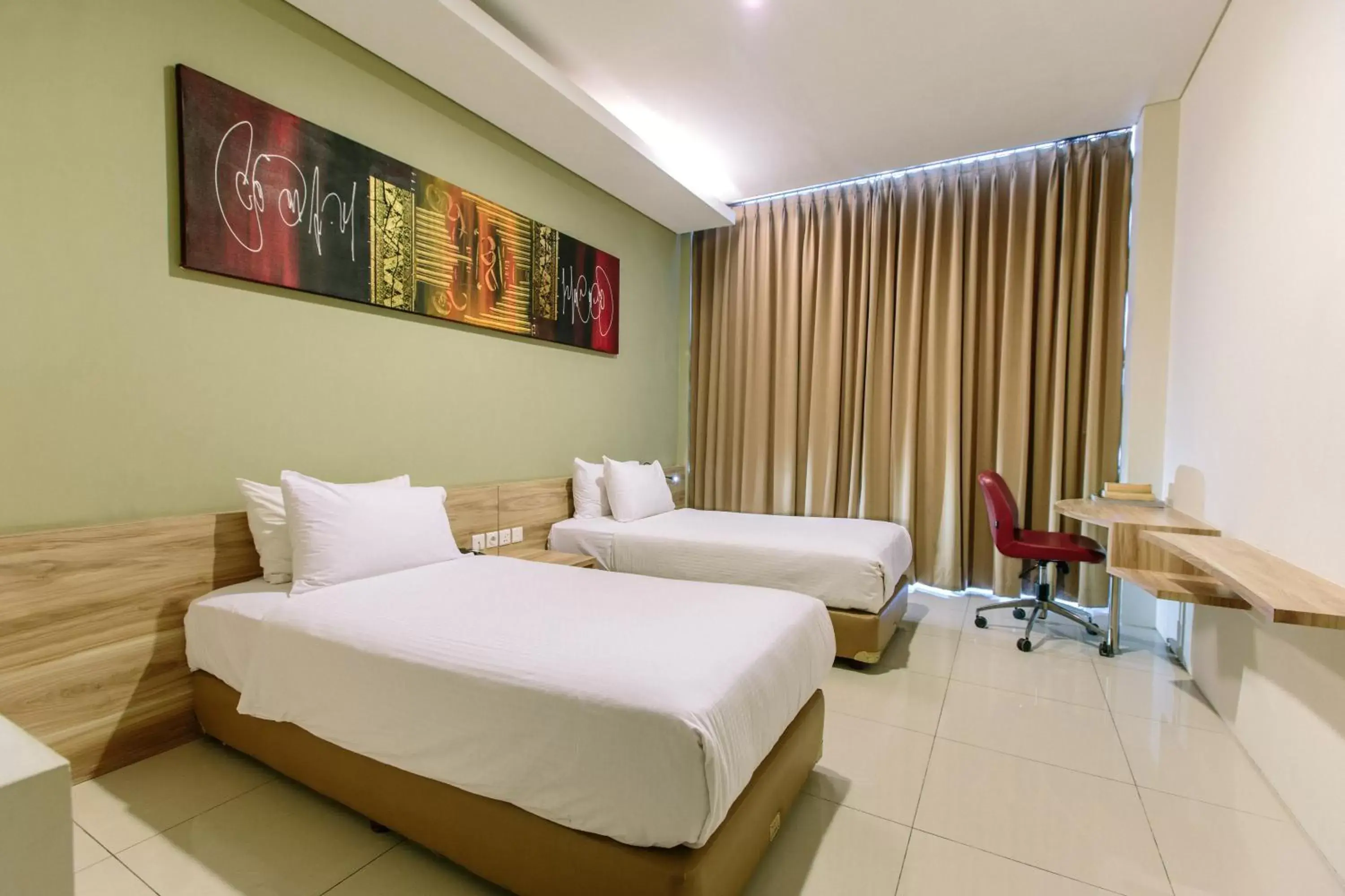 Deluxe Twin Room with Sea View in Mahogany Hotel Deluxe Twin Room with Sea View in Mahogany Hotel