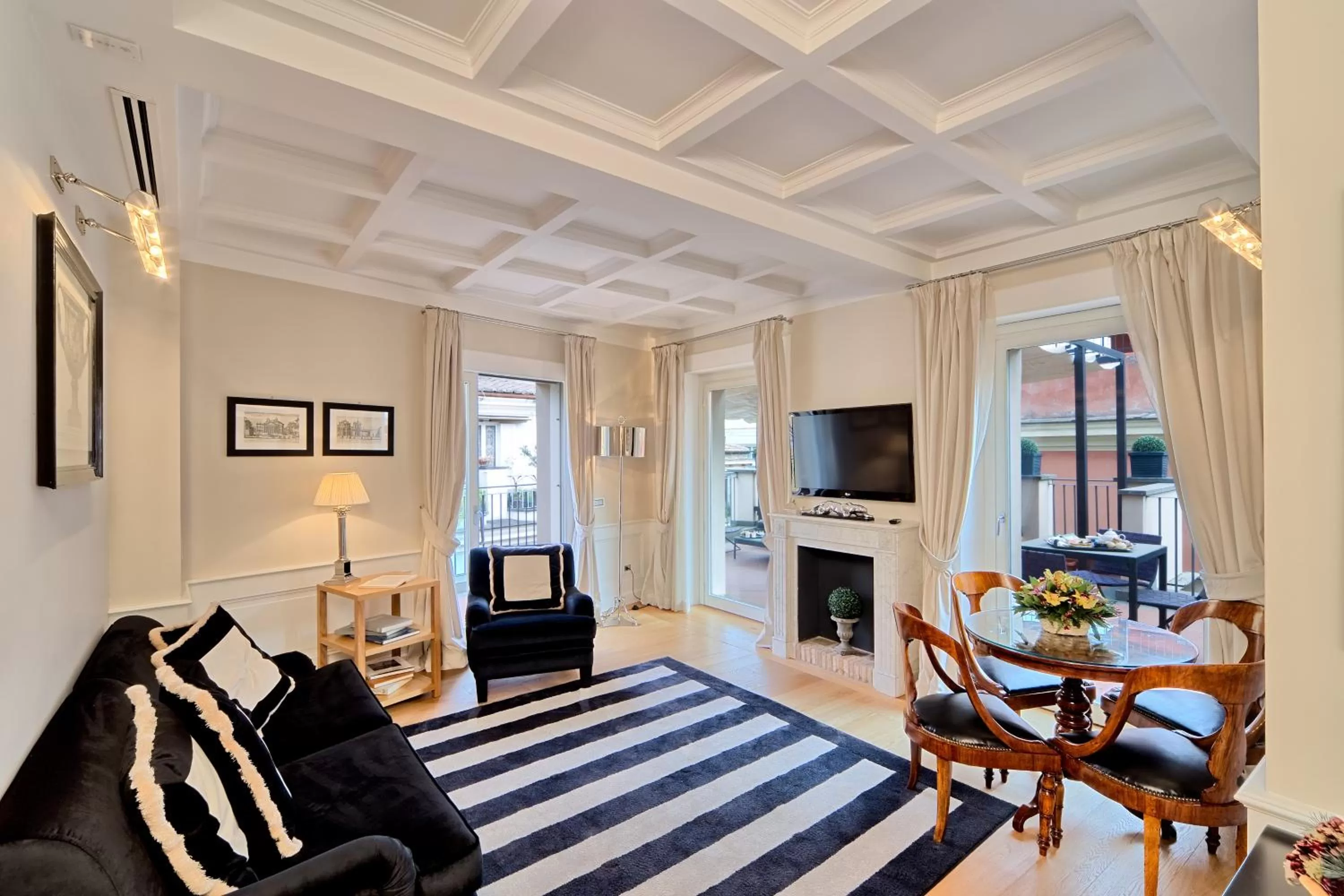 Seating area in Trevi Palace Luxury Inn