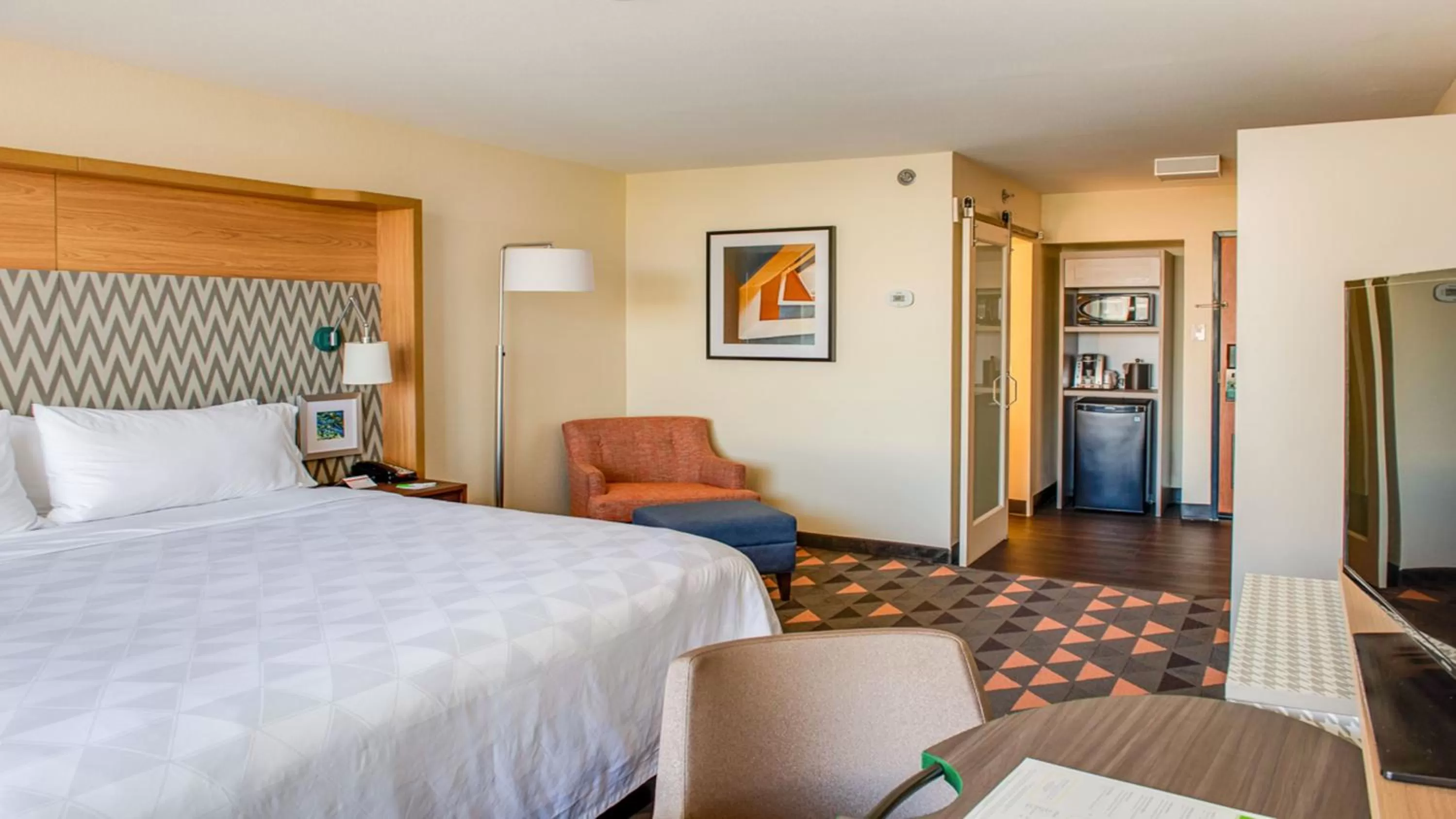 Bed in Holiday Inn Phoenix-Mesa Chandler by IHG