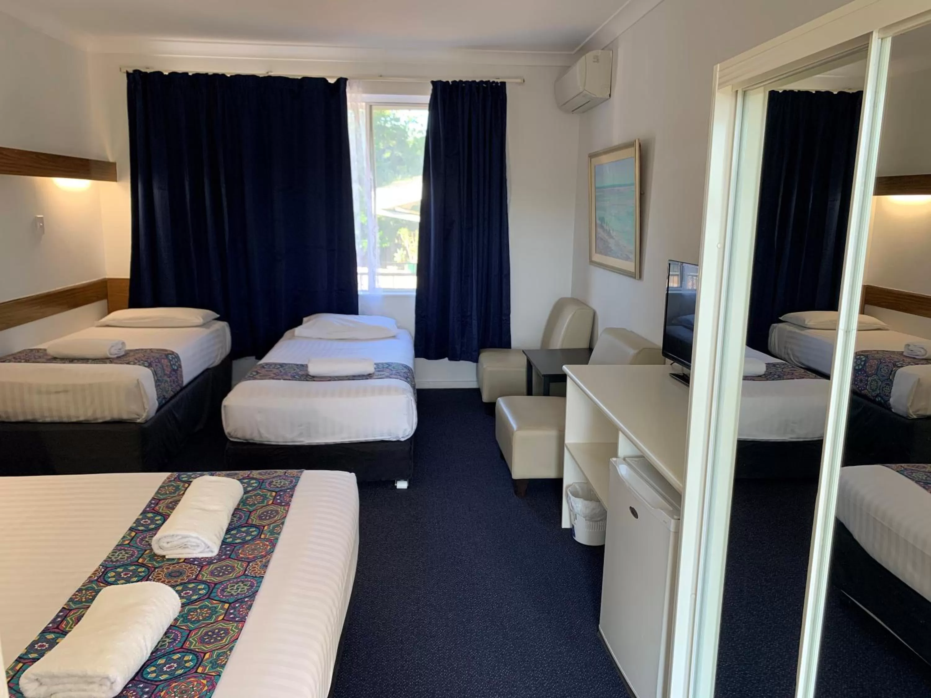 Bed in Panorama Motor Inn