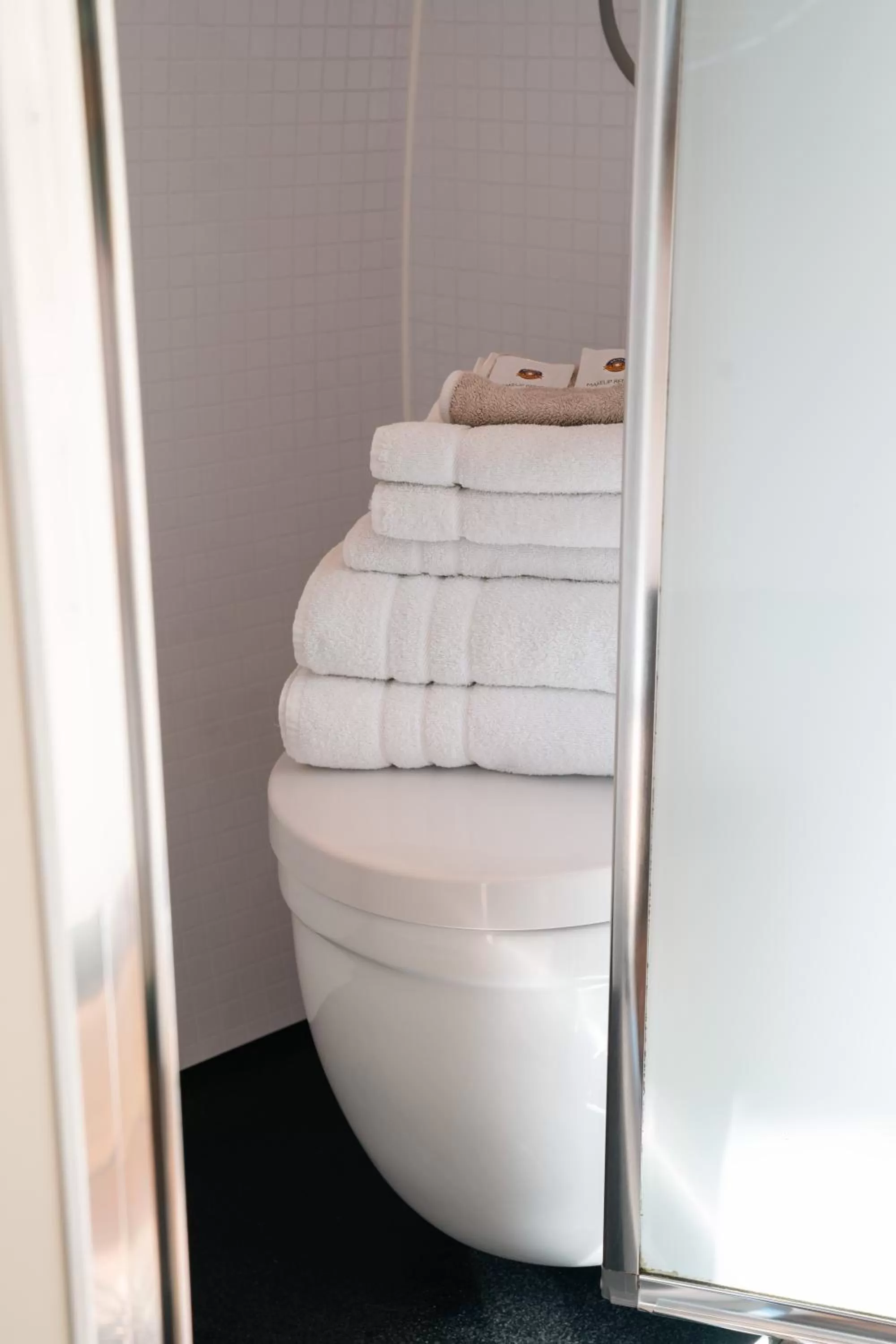 Toilet in Eriskay B&B and Aviemore Glamping