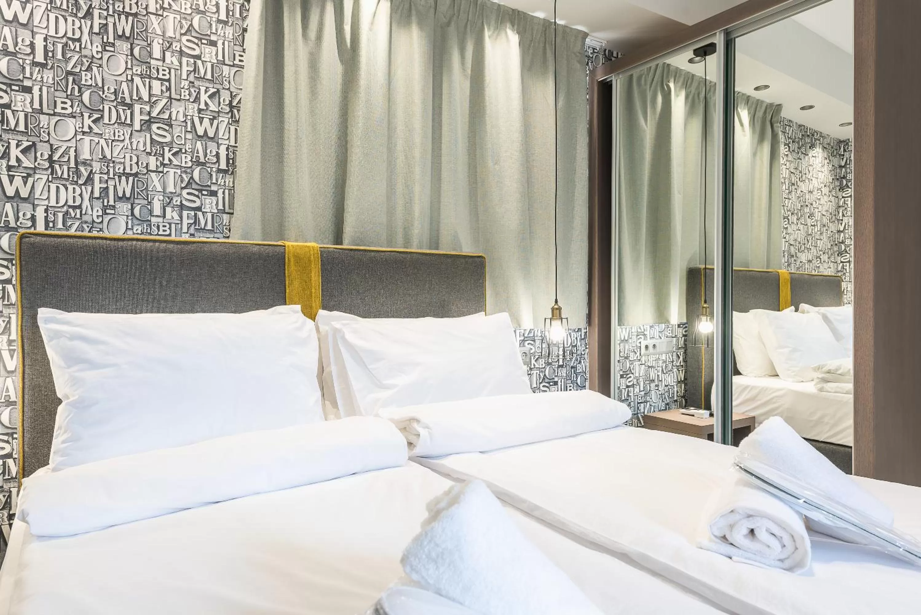 Photo of the whole room, Bed in Athens Lights