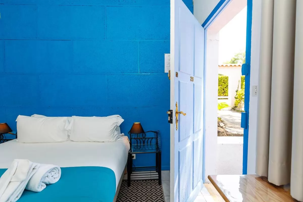 Bed in Hôtel Les Liserons de Mougins