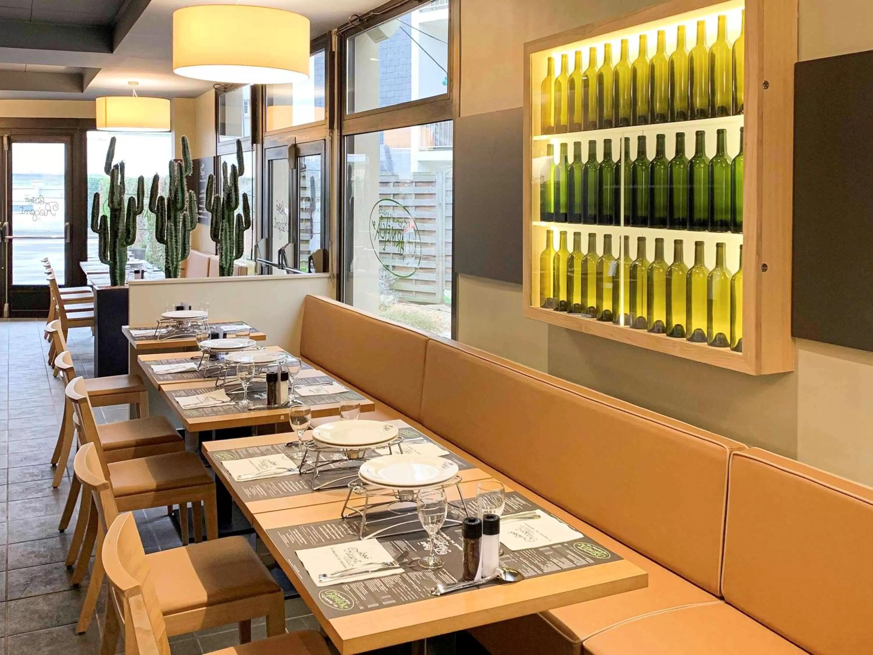 Restaurant/places to eat in ibis Tours Centre Gare