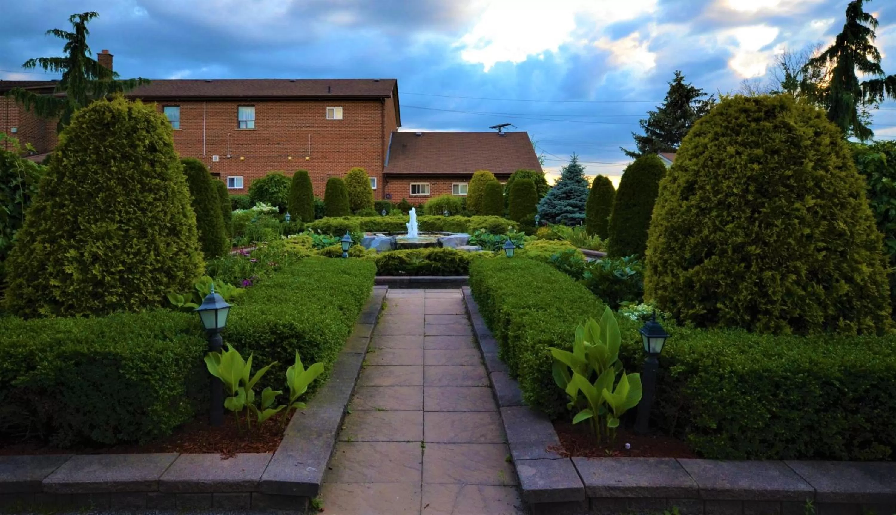 Property building in Newmarket Inn