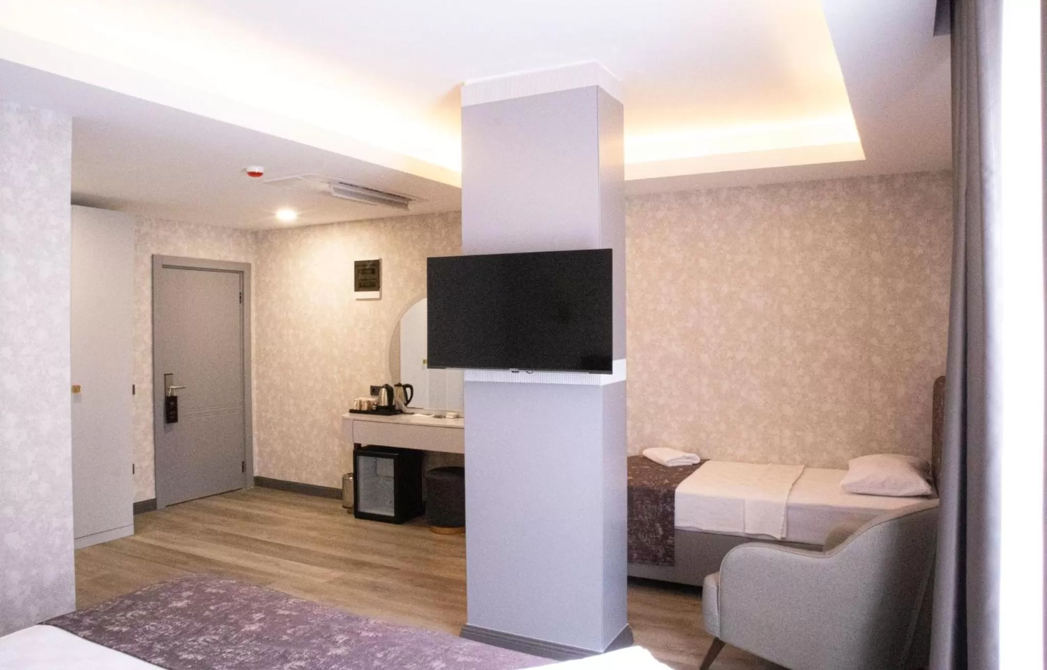 TV and multimedia, TV/Entertainment Center in Avion Suite Hotel