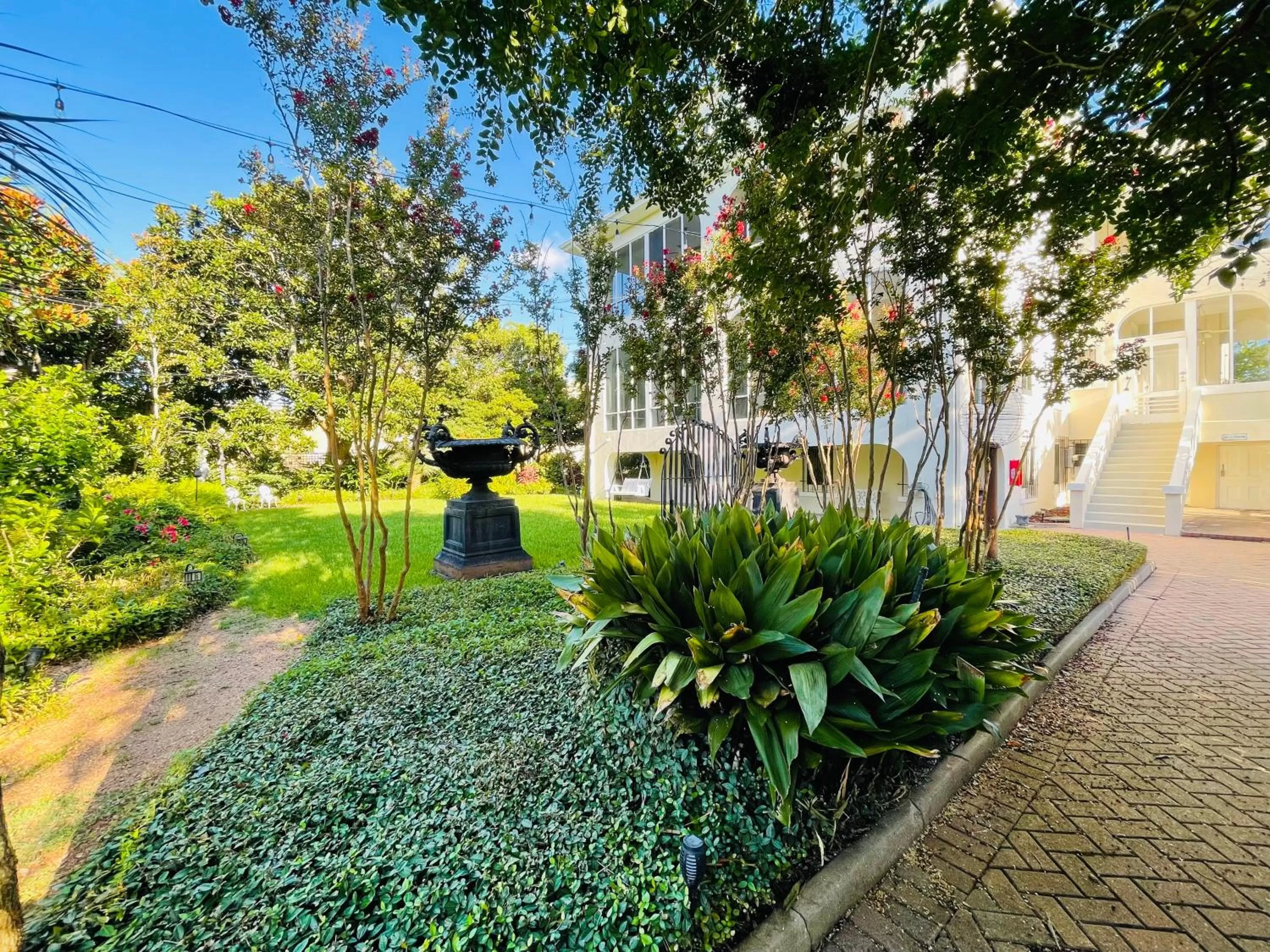 Garden in Virginia Point INN