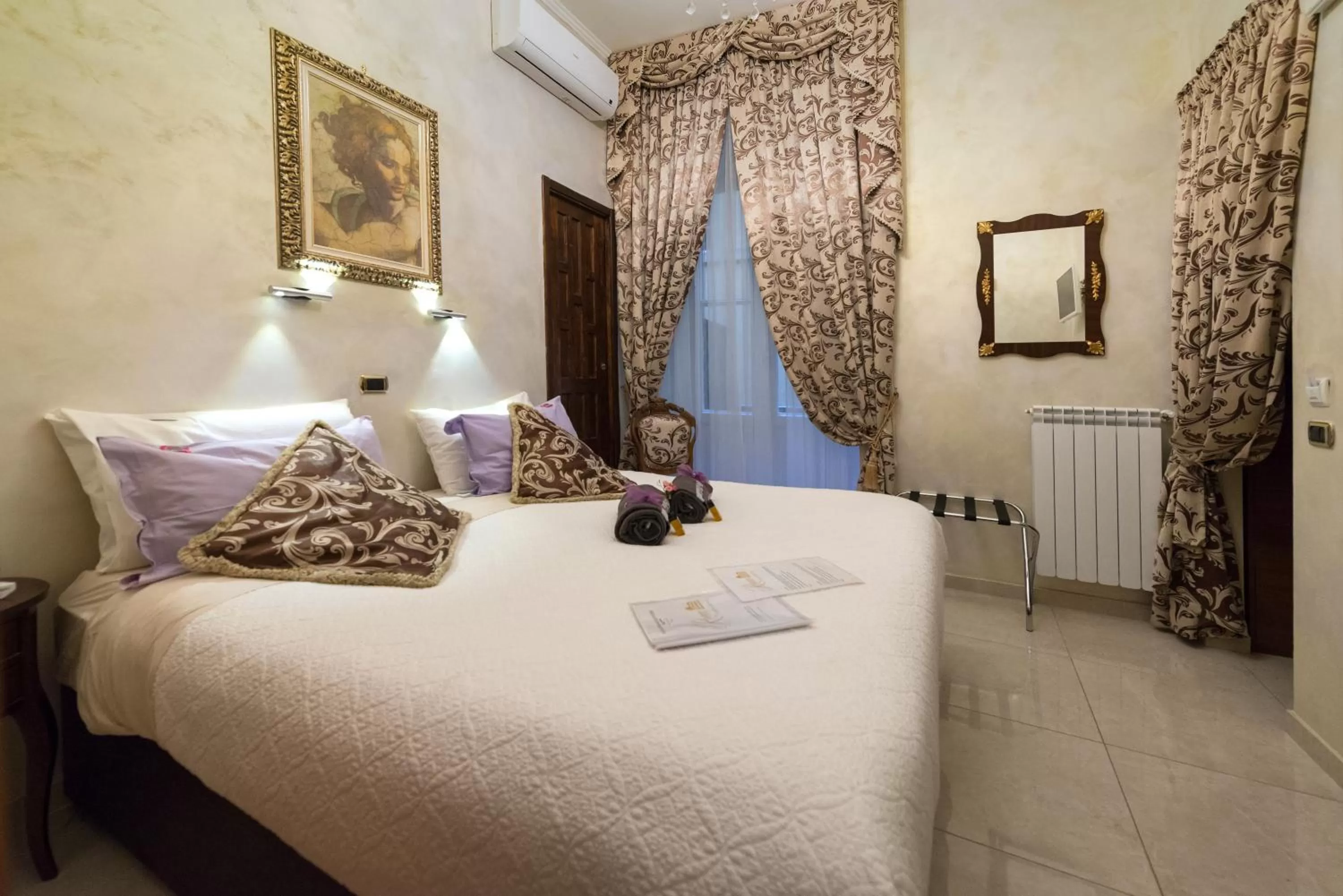 Bedroom, Bed in B&B Roma Royal Residence