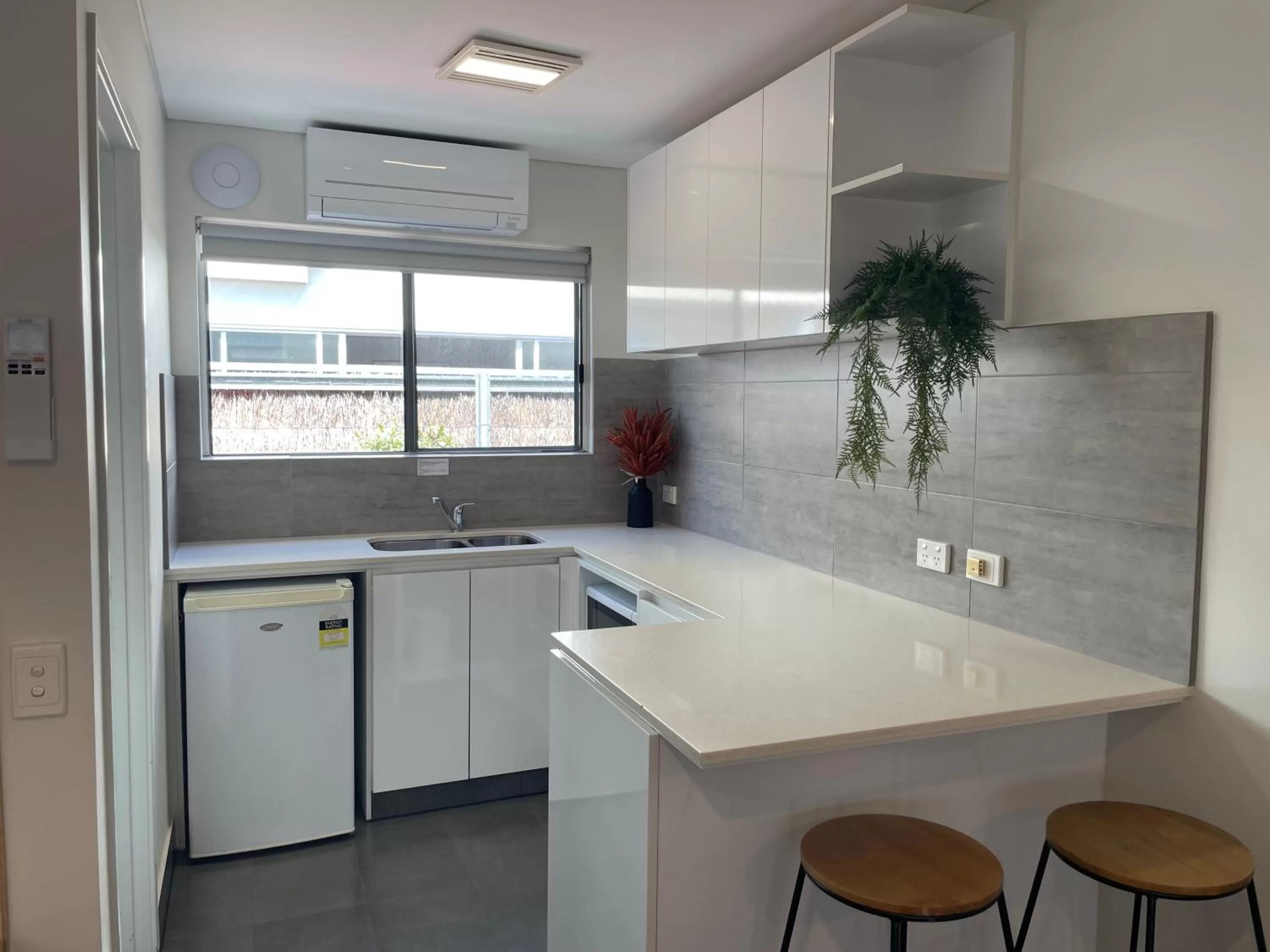 Kitchen or kitchenette in Coastal Motel