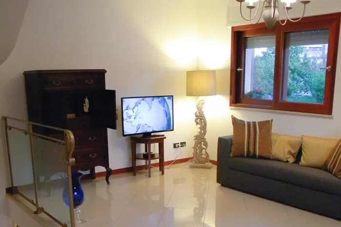 TV/Entertainment Center in Domus B&B