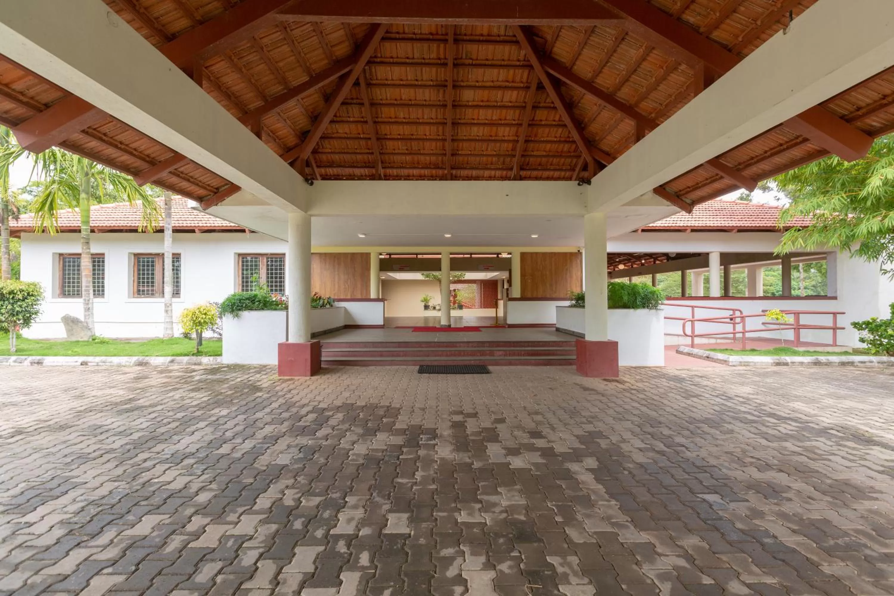 KSTDC Hotel Mayura Yagachi, Belur