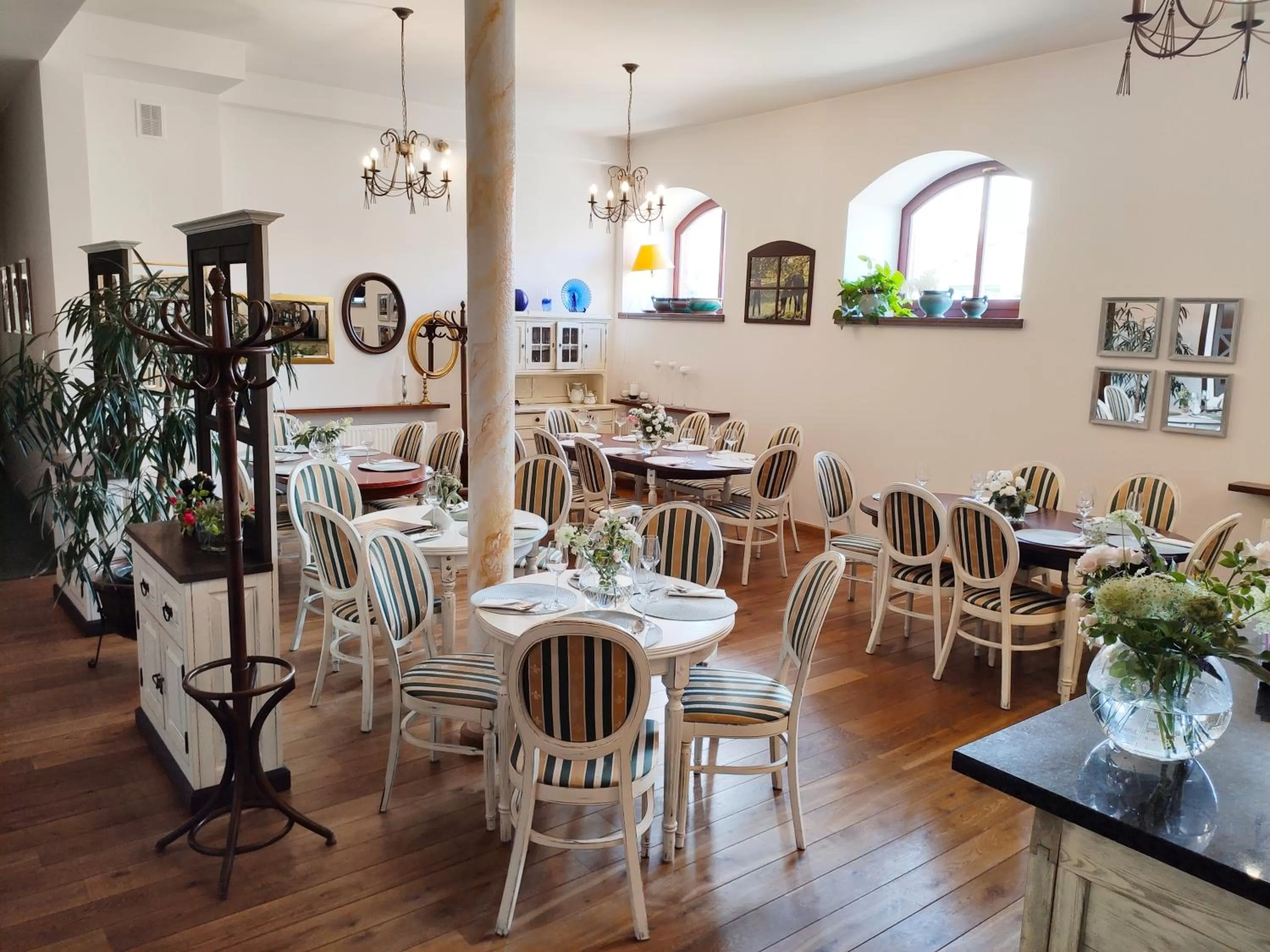 Restaurant/places to eat in Hotel Sandro Silver & Spichlerz Antoniny