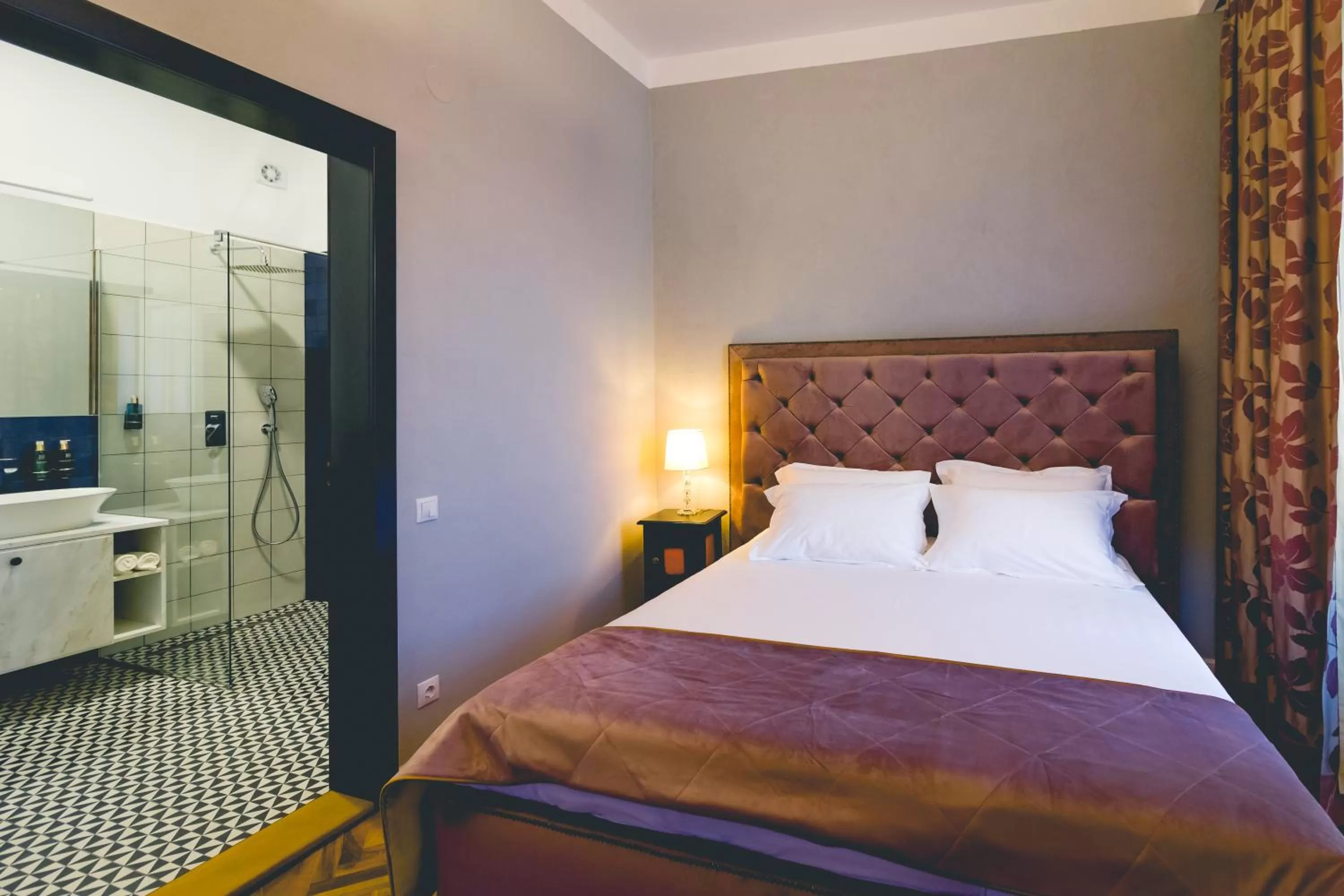 Photo of the whole room, Bed in MAGISTER seven