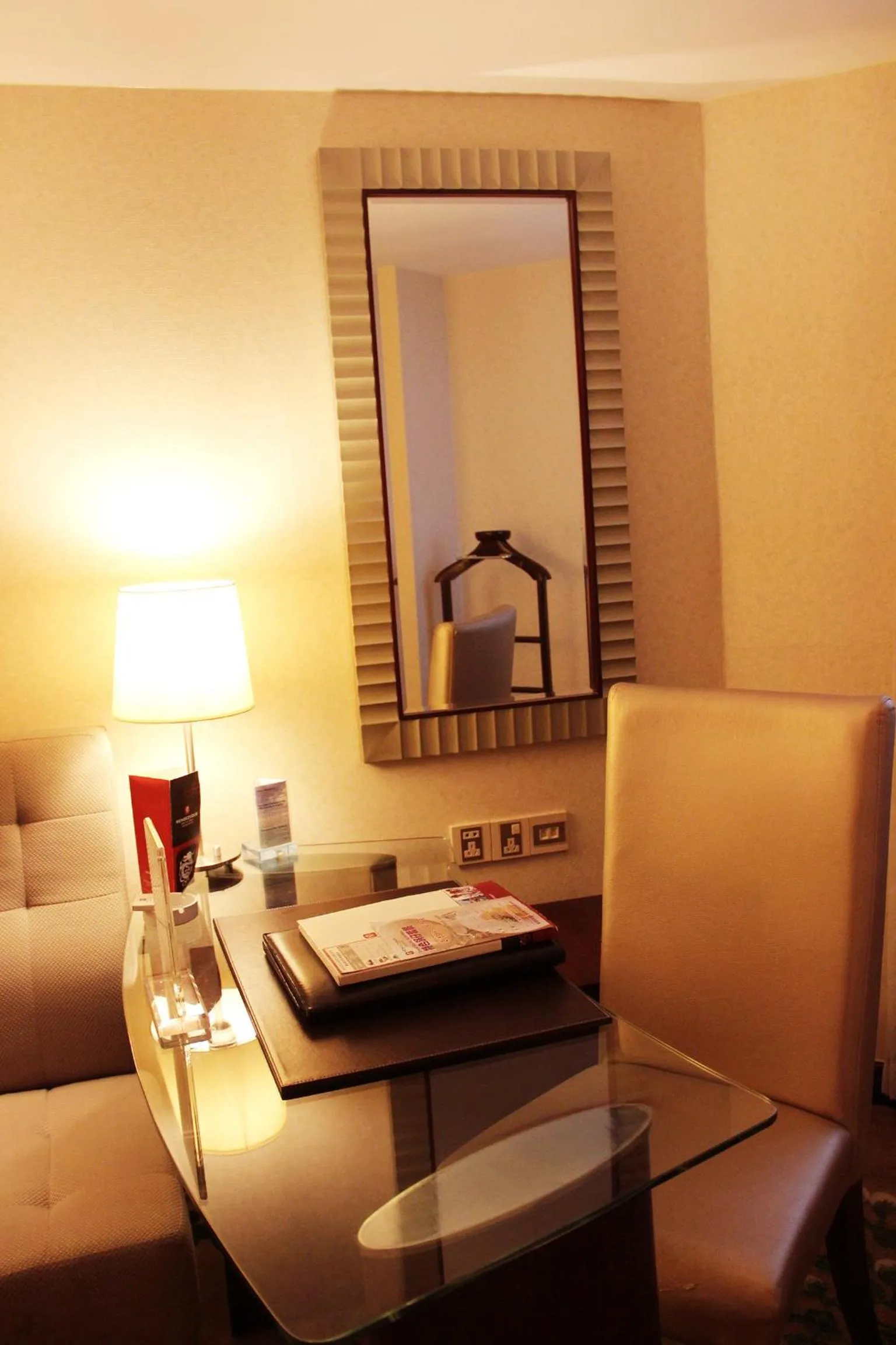 Seating area in Merry Hotel Shanghai (Former Rendezvous Merry Hotel Shanghai)