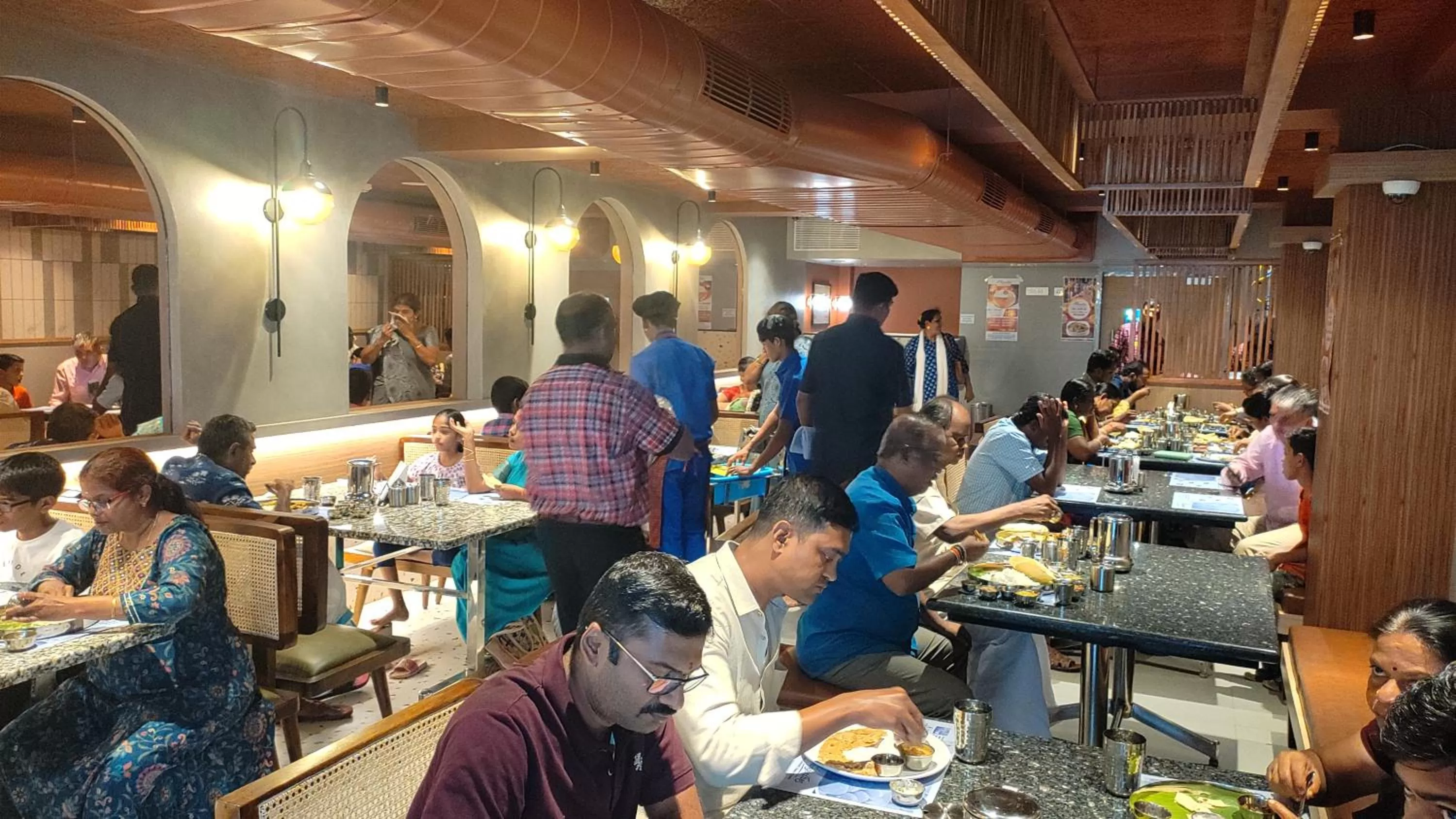 Restaurant/places to eat in Hotel Deepam