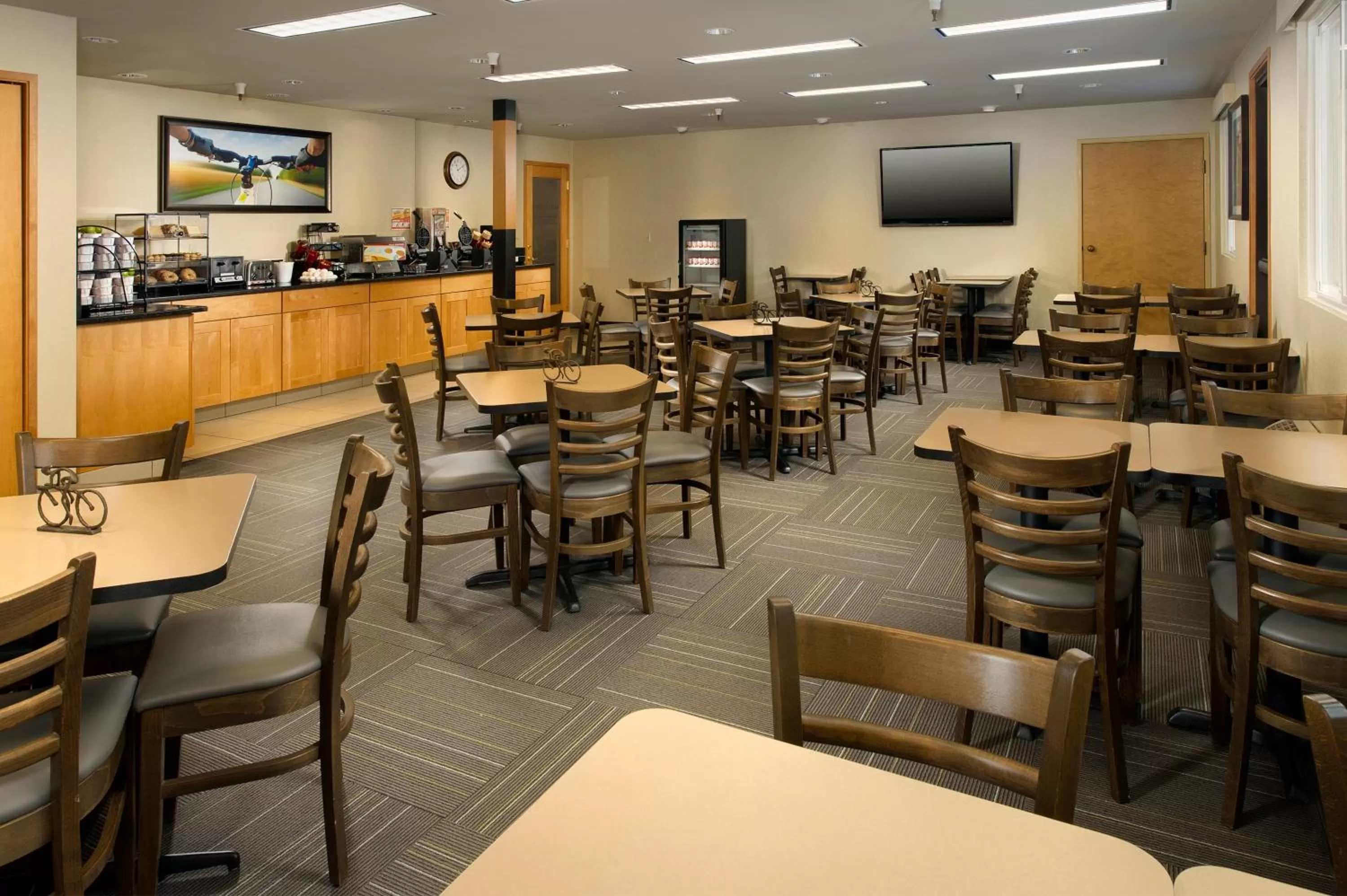 Buffet breakfast in Redmond Inn