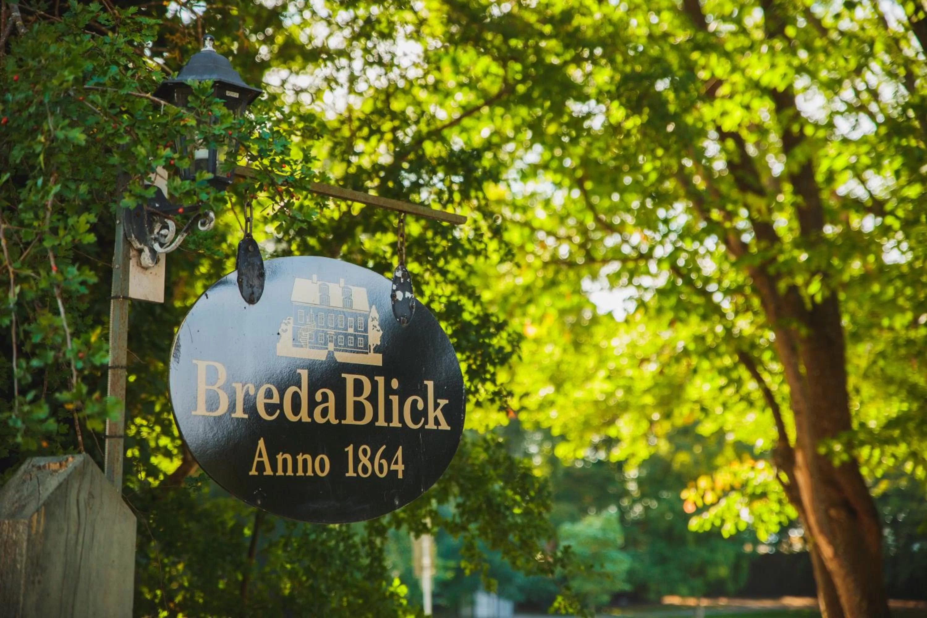 Property logo or sign in Hotell Breda Blick