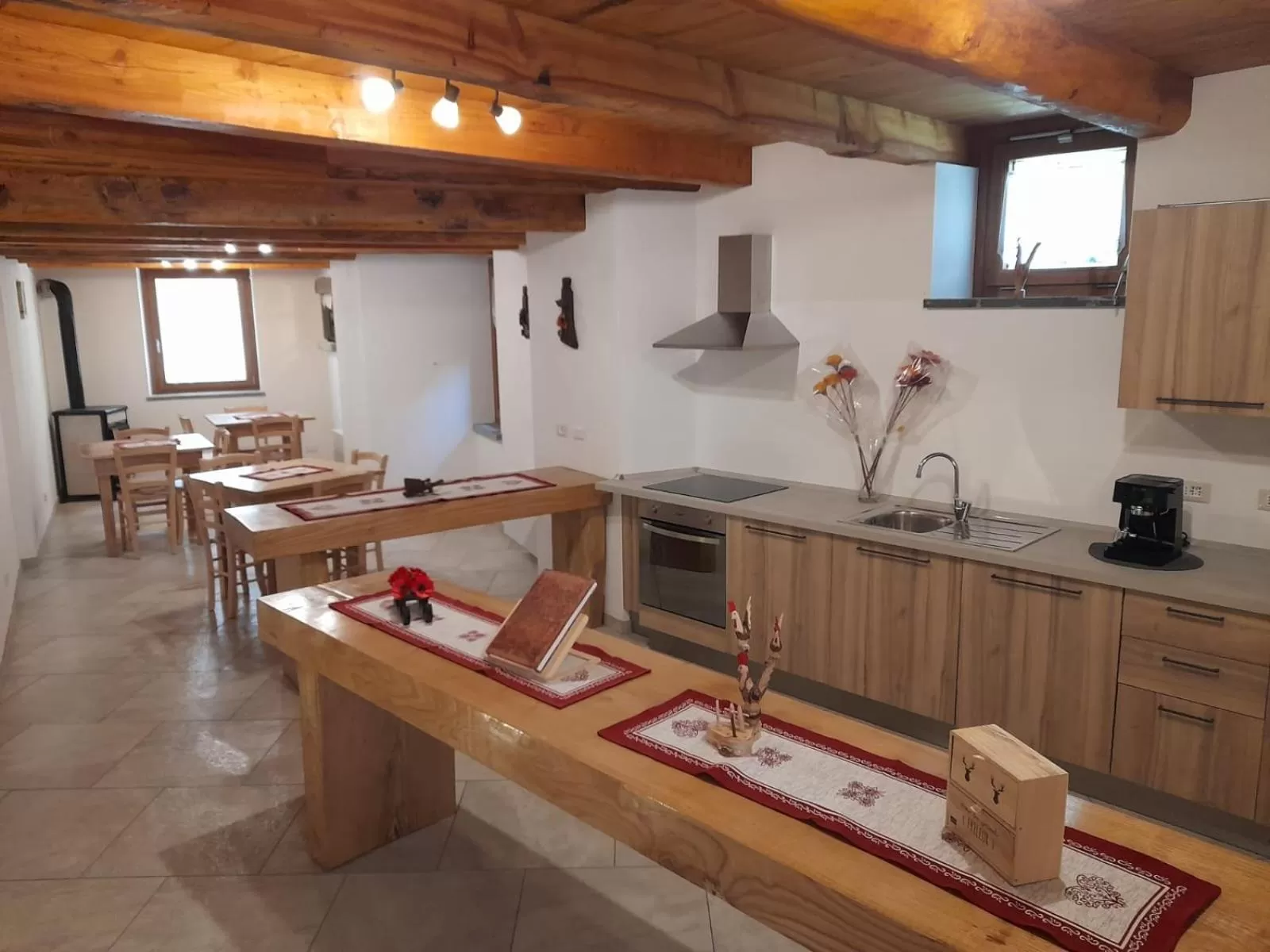 Kitchen/Kitchenette in Bed & Breakfast La Crotta