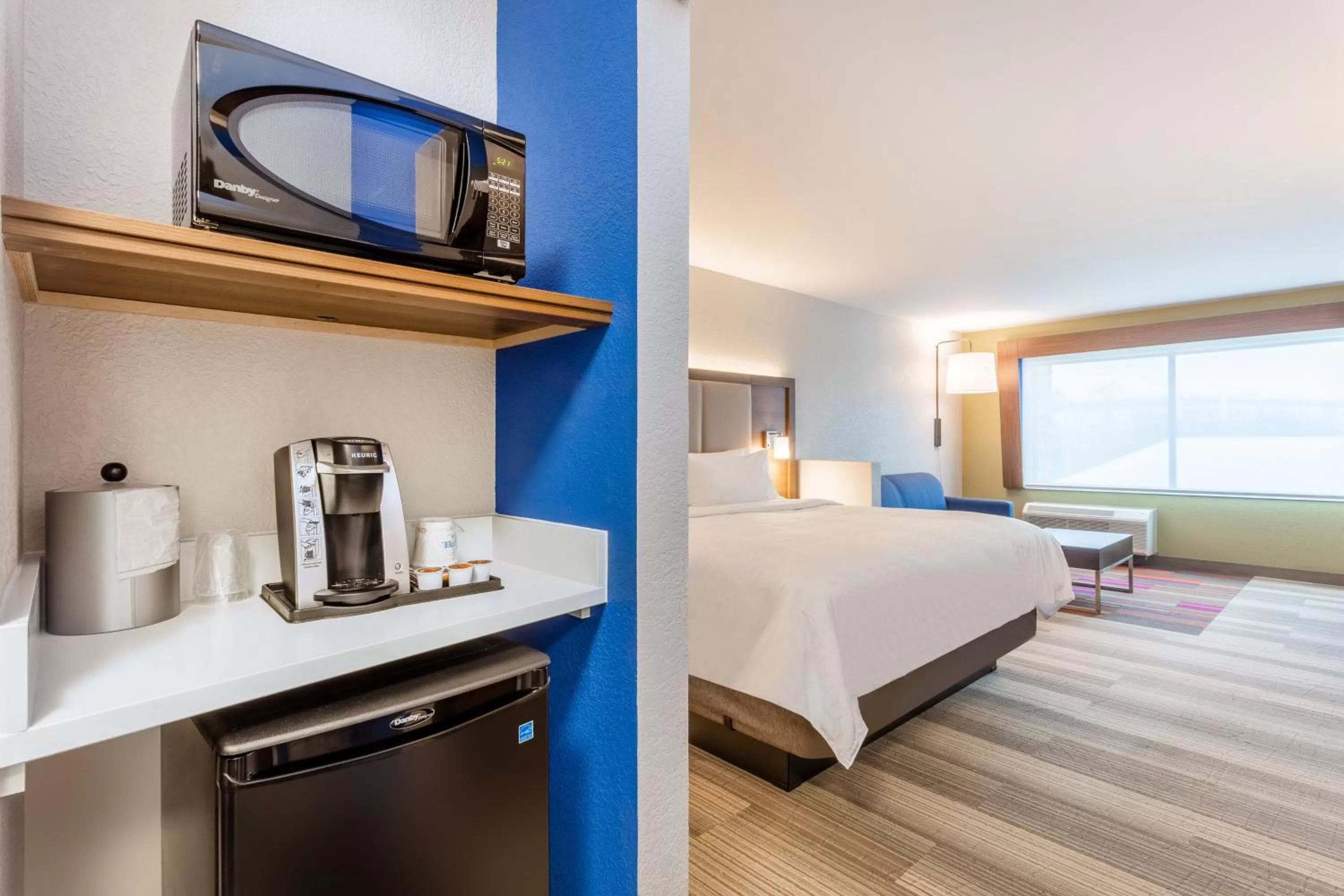 Photo of the whole room, Bed in Holiday Inn Express & Suites - Florence - Cincinnati Airport by IHG