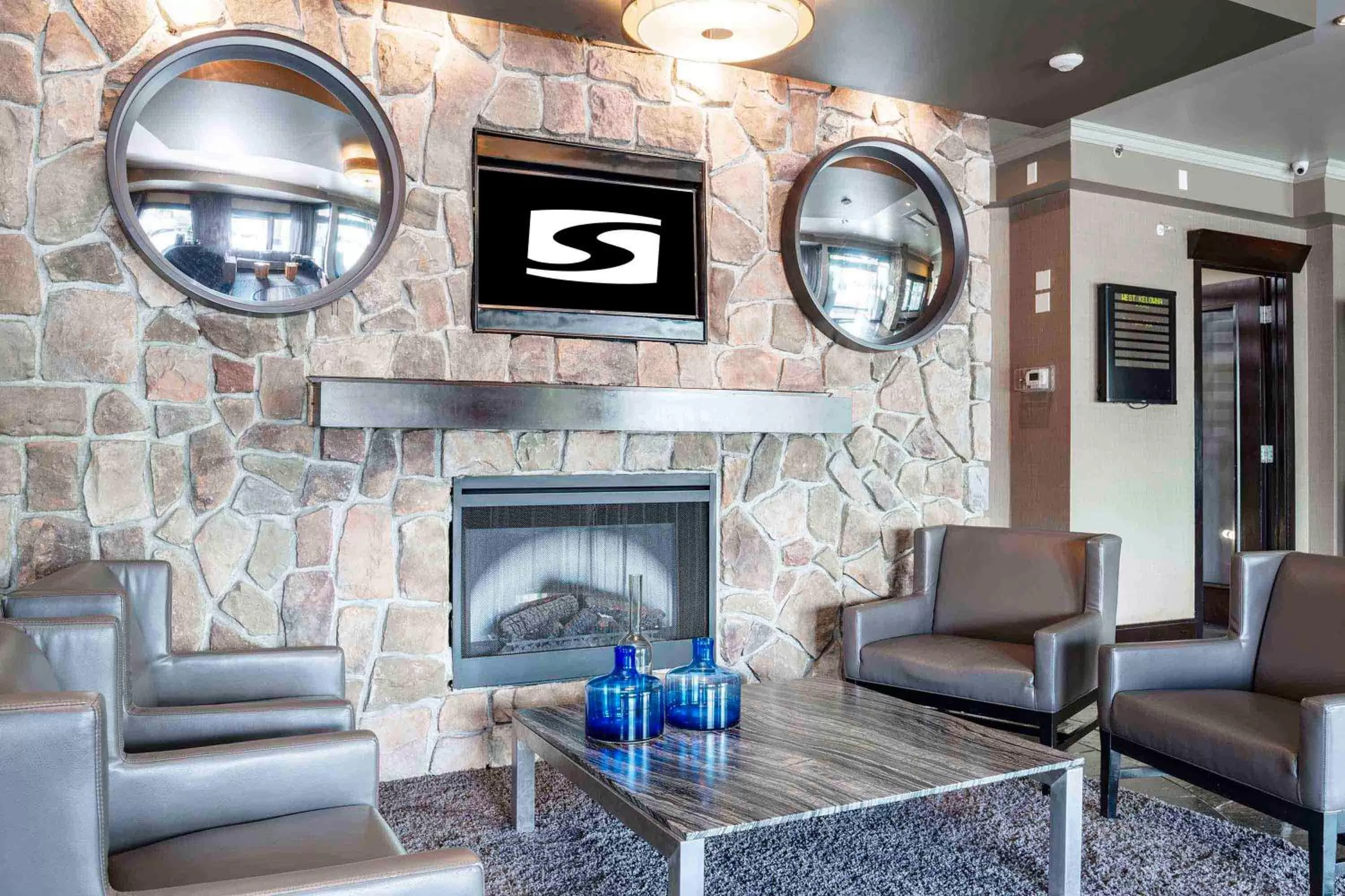 Lobby or reception in Sandman Hotel & Suites Kelowna