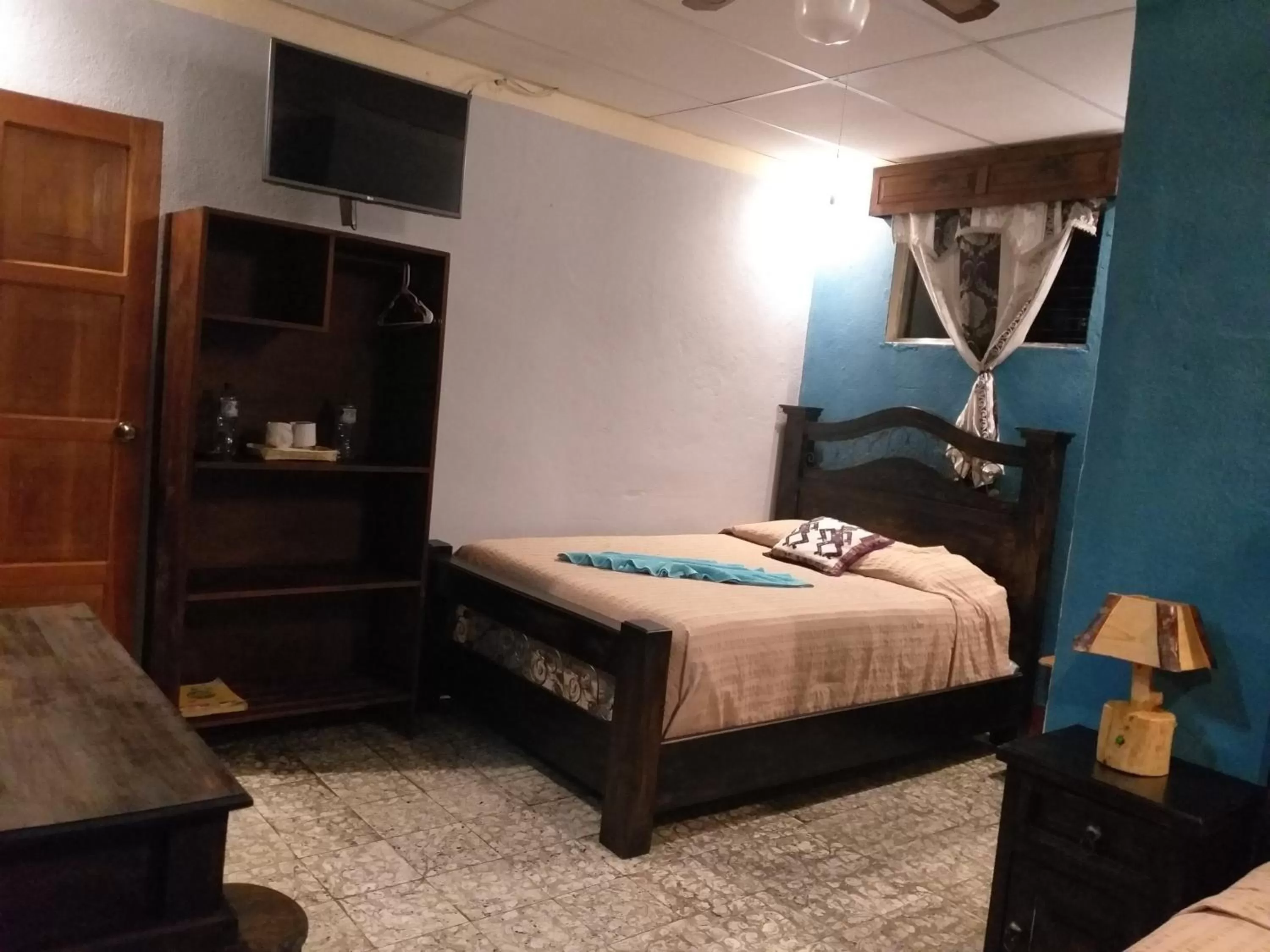 Photo of the whole room, Bed in Hospedaje El Viajero