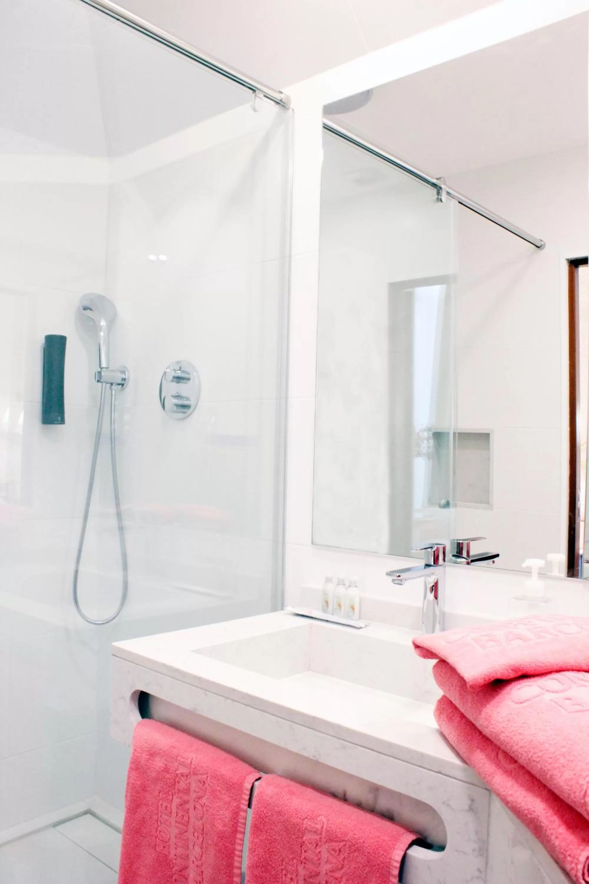 Shower in Hotel Continental Palacete