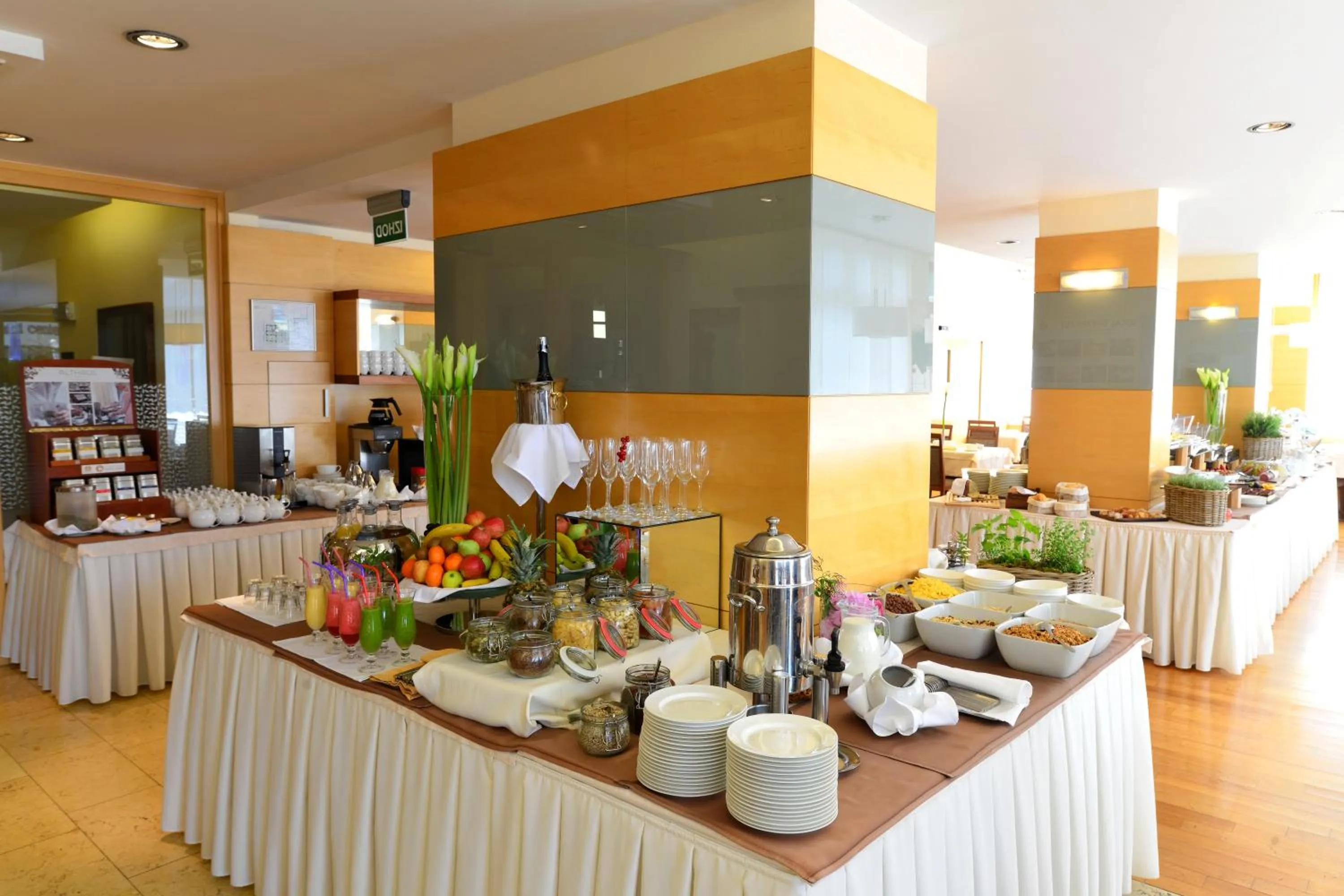 Buffet breakfast in Hotel Lovec