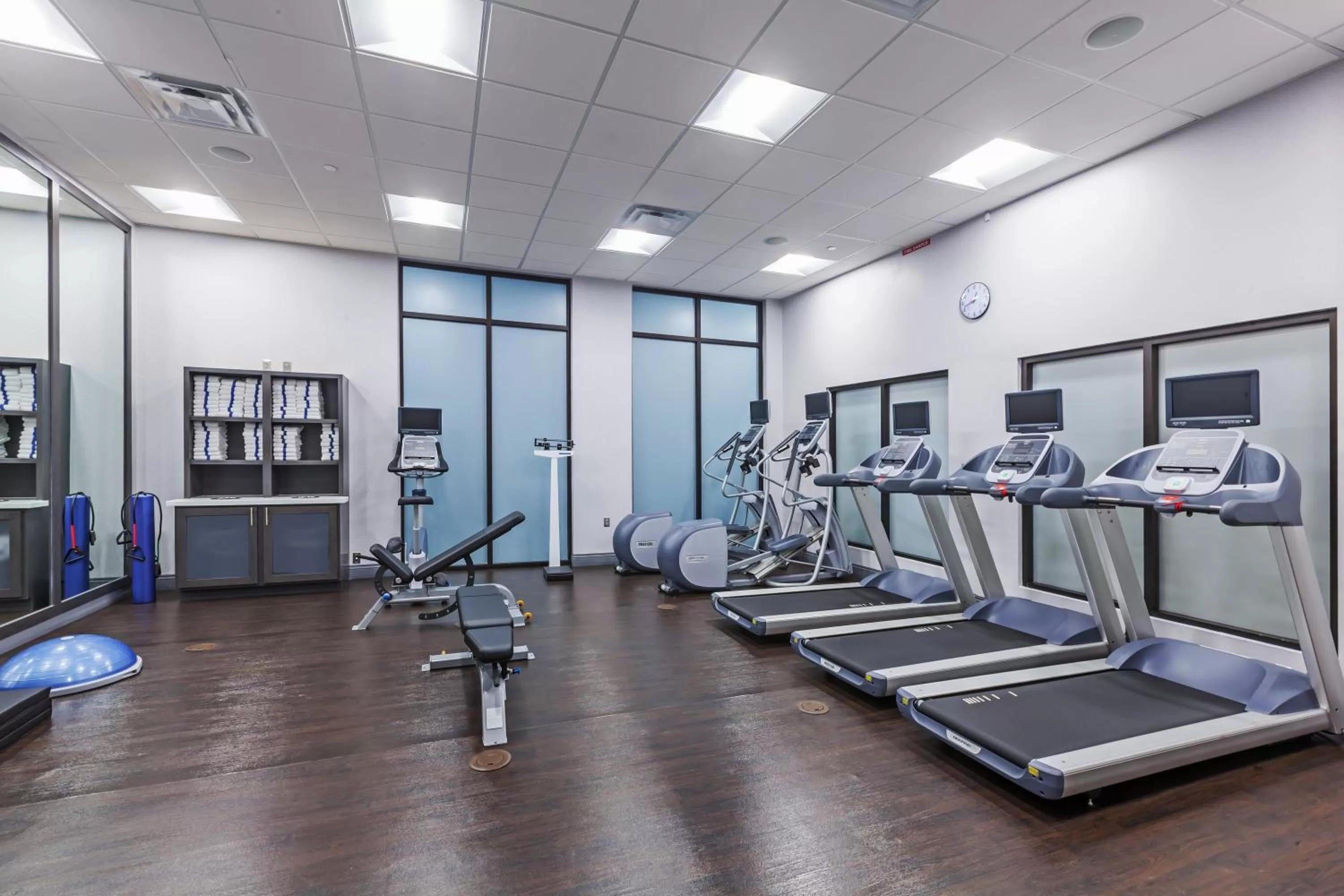 Fitness centre/facilities in Holiday Inn Houston NE-Bush Airport Area by IHG