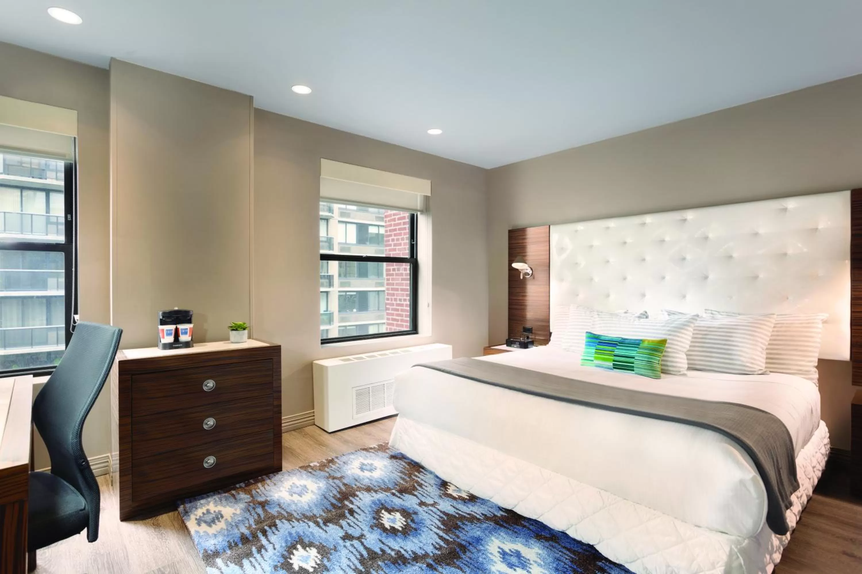 View (from property/room), Bed in The Gallivant Times Square