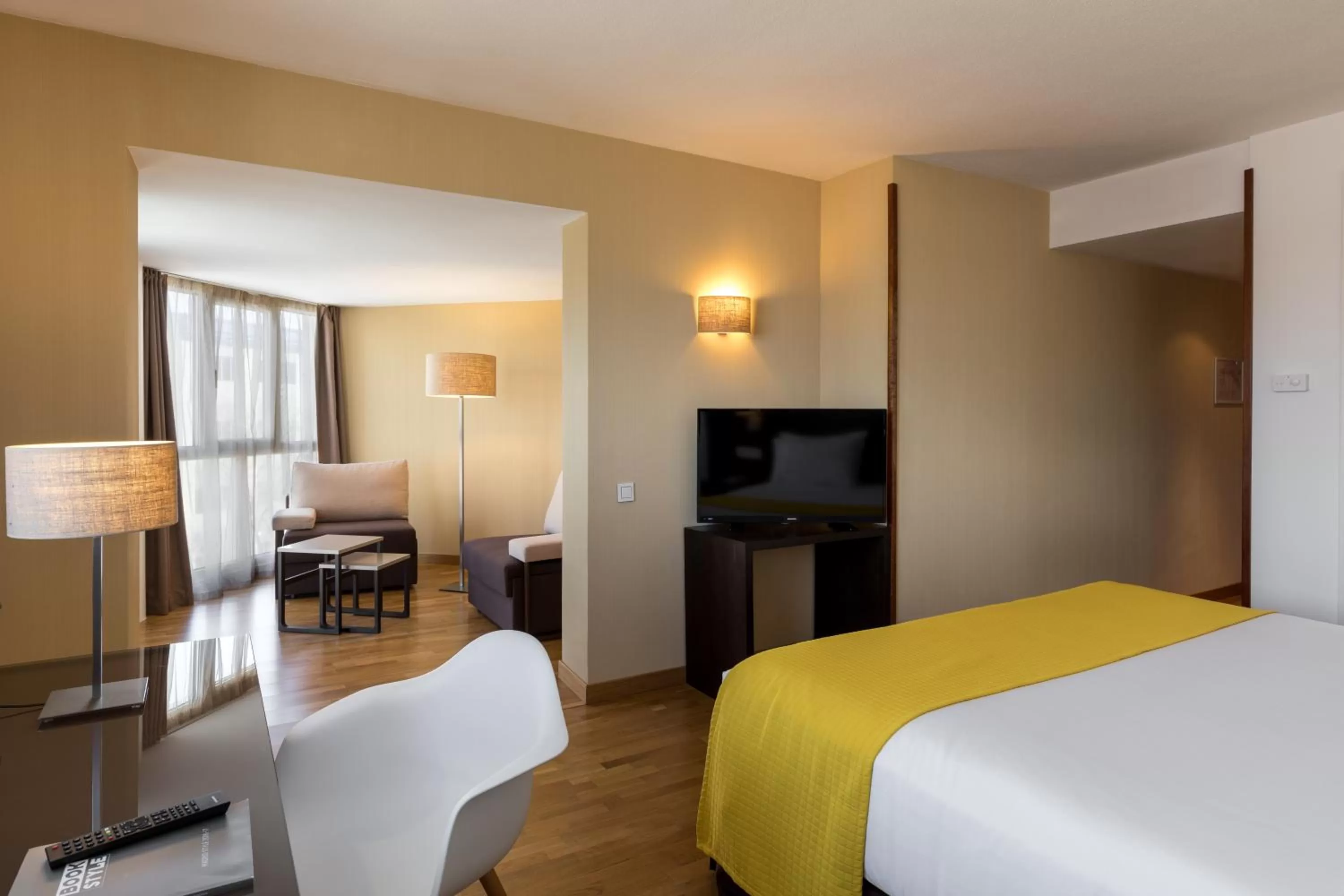 Photo of the whole room, Bed in Rafaelhoteles Atocha