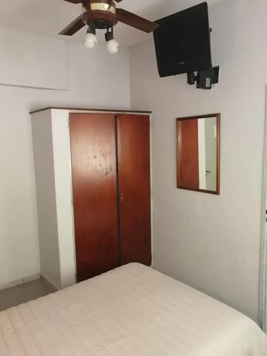 Double or Twin Room with Private Bathroom in Suite Confortable en Palermo Omega Double or Twin Room with Private Bathroom in Suite Confortable en Palermo Omega