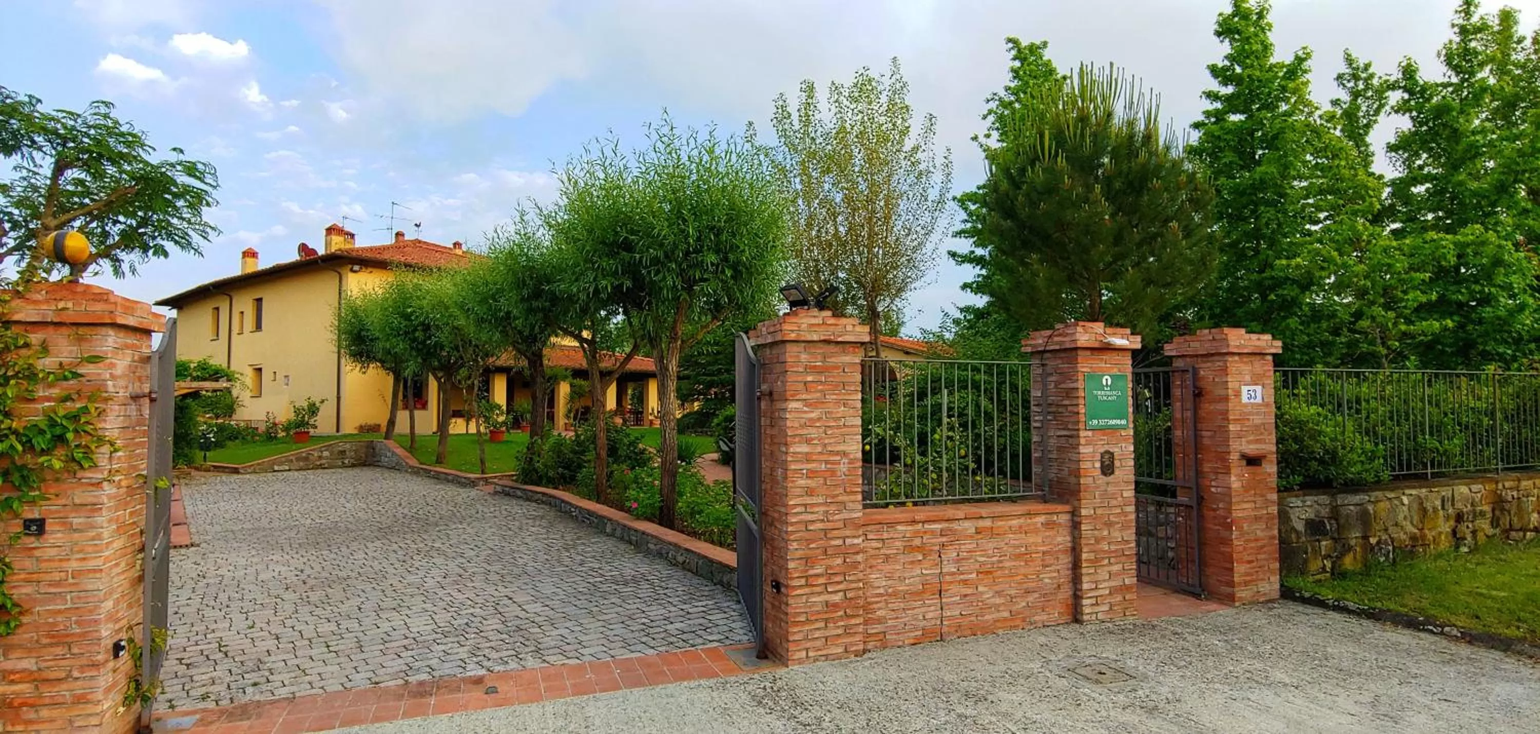 Property building in Torrebianca Tuscany