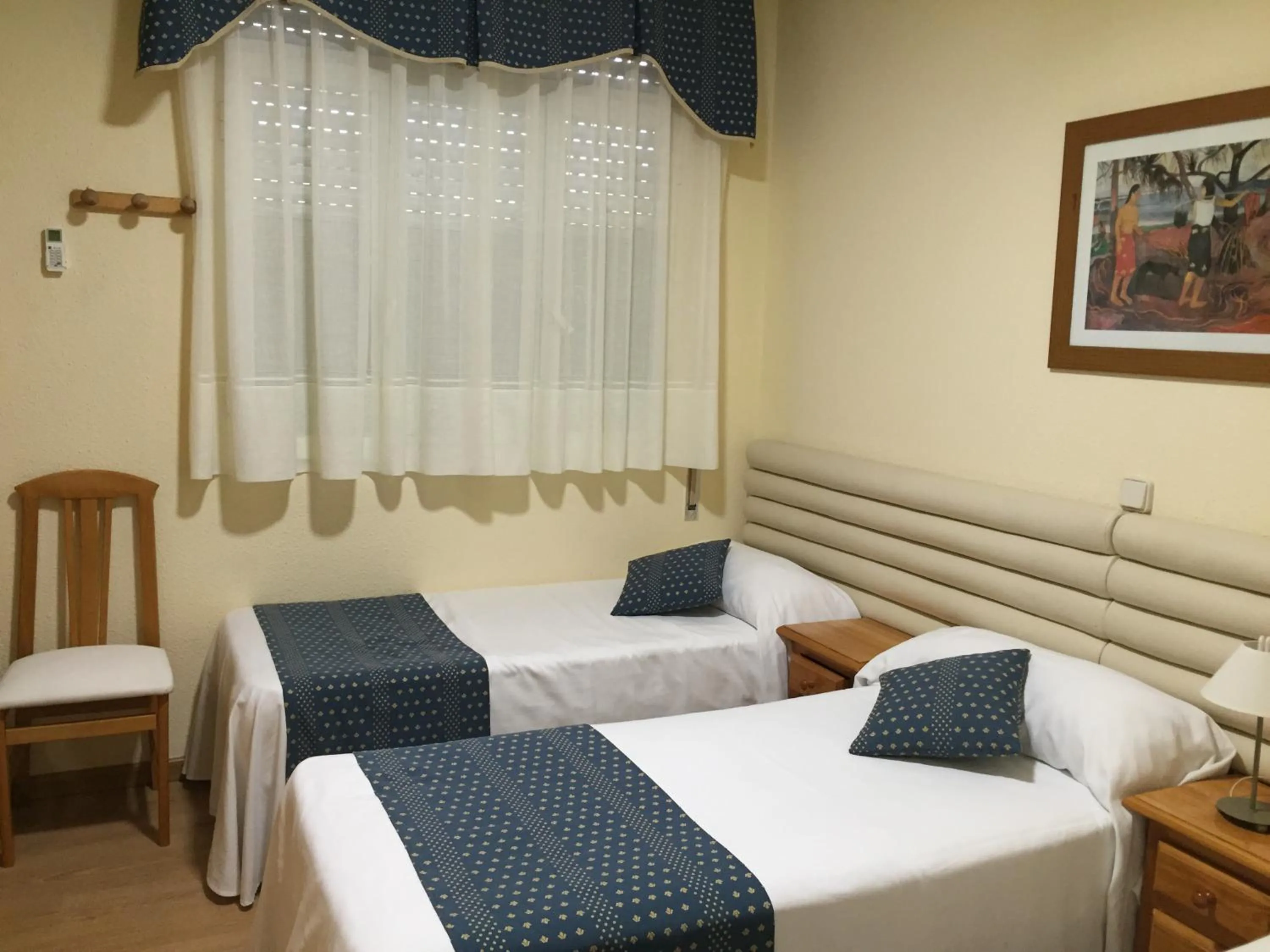 Photo of the whole room, Bed in Hotel Cuatro Caños
