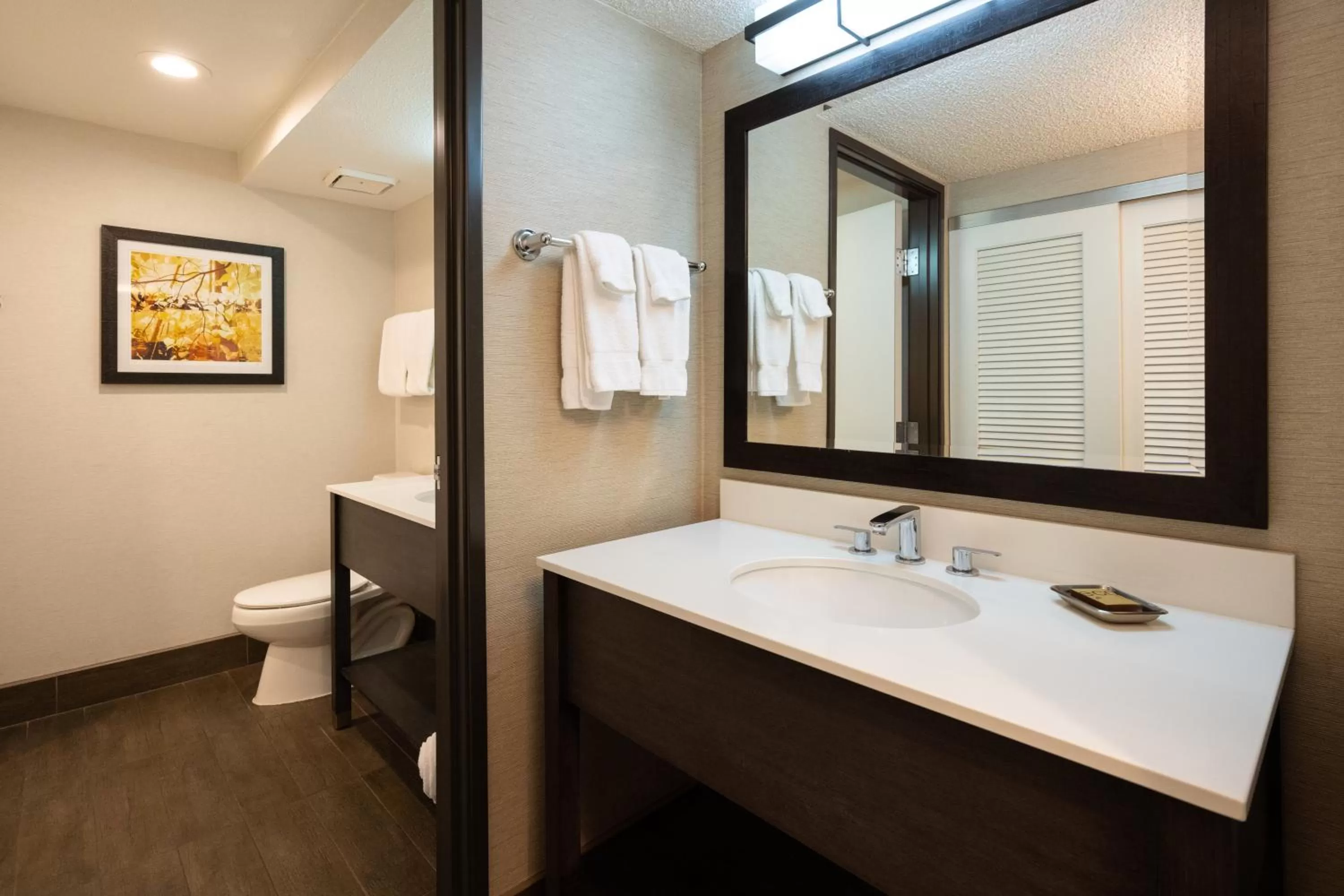 Toilet in Riverhouse Lodge