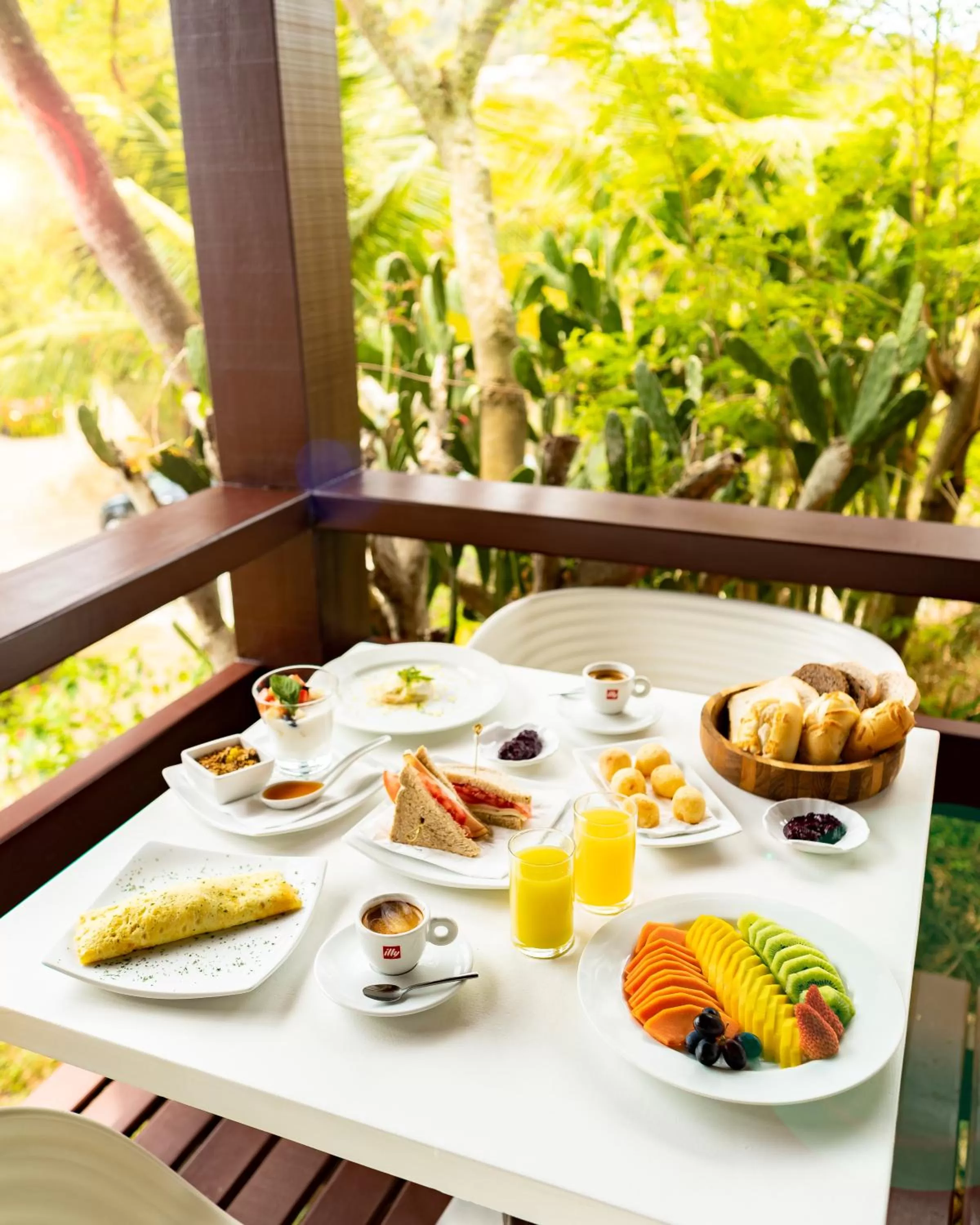 Food in Jubarte Hotel by Insólito