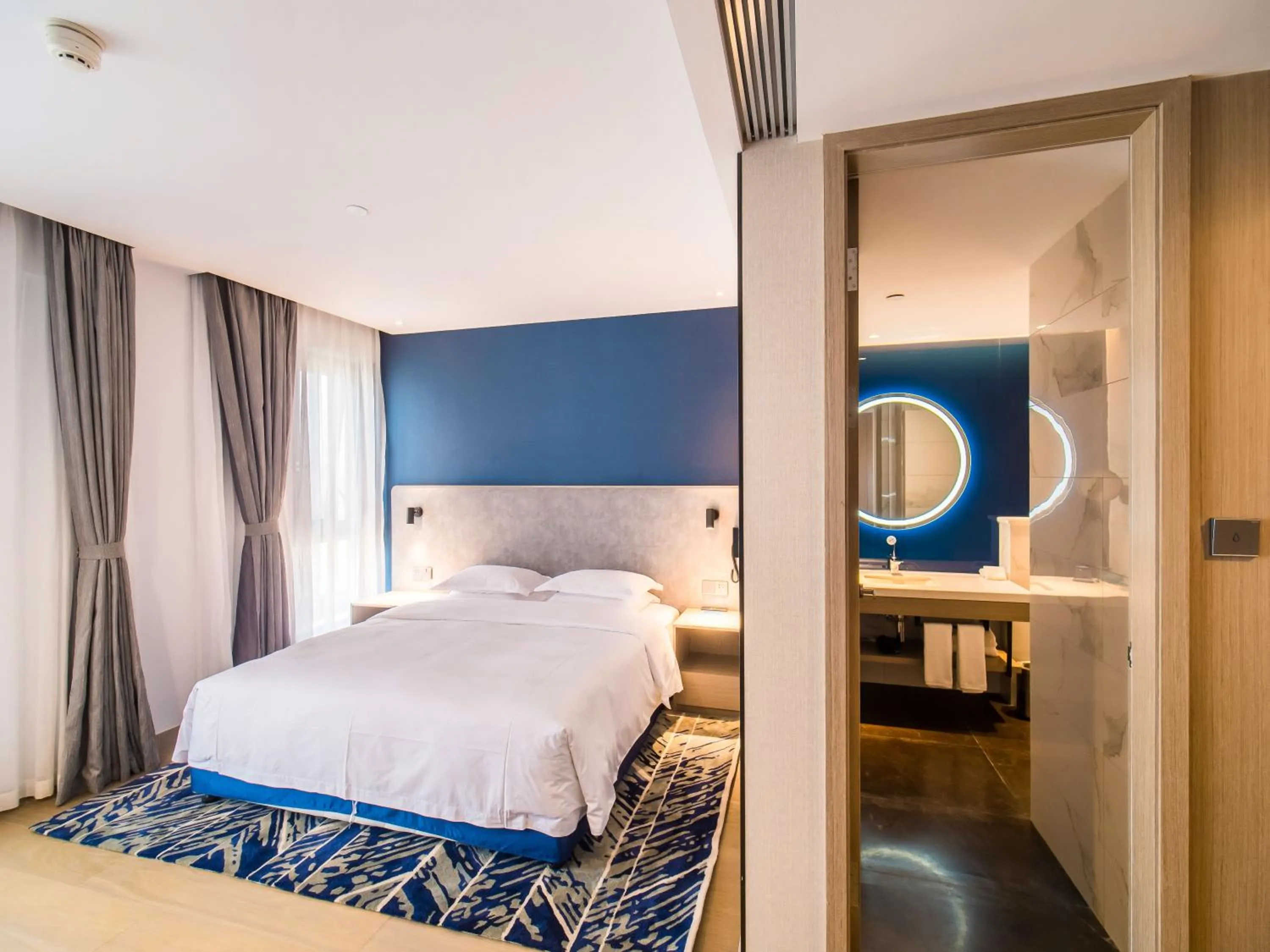 Bedroom, Bed in Holiday Inn Express Kunming West by IHG