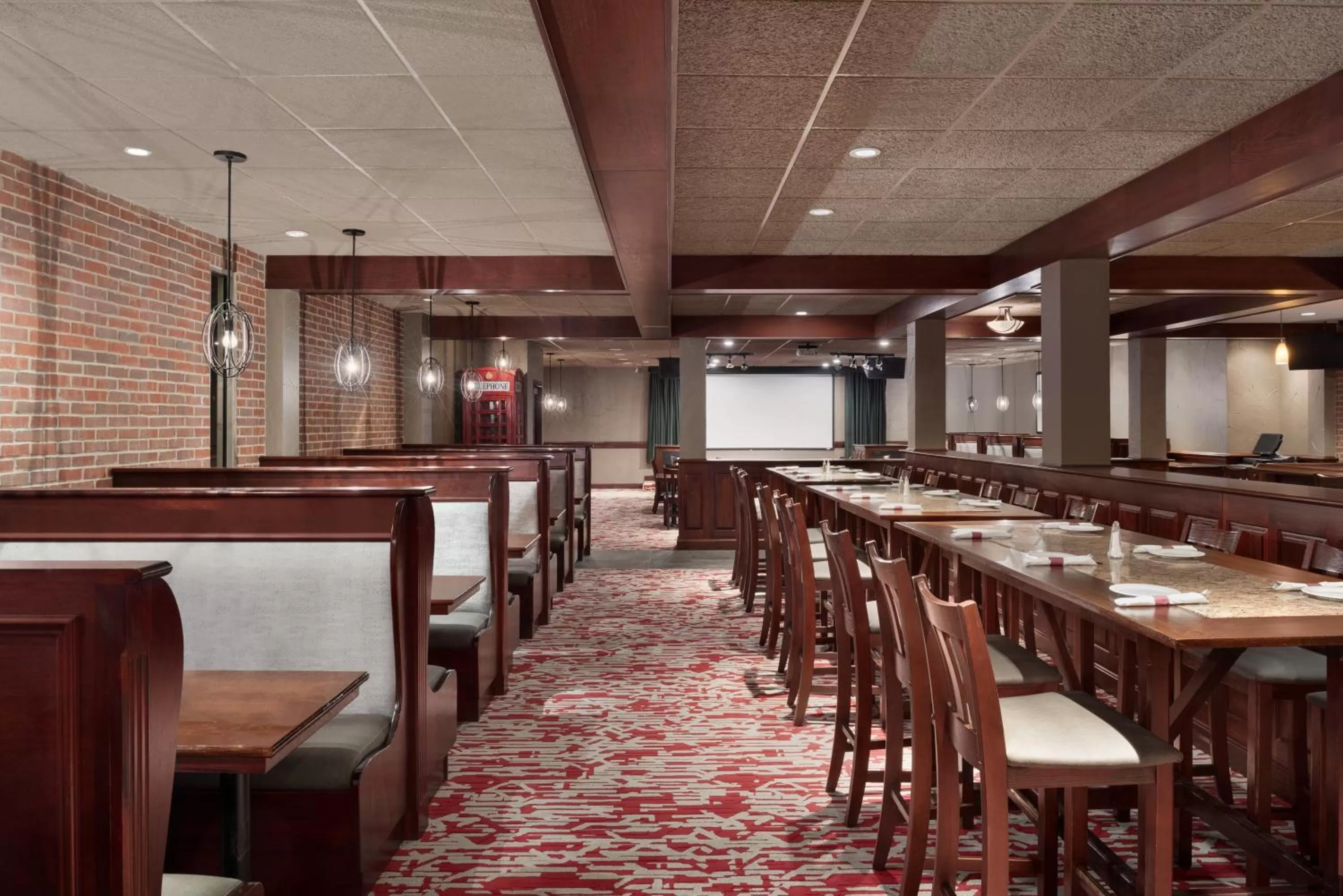 Restaurant/places to eat in Wingate by Wyndham South Bend - Notre Dame