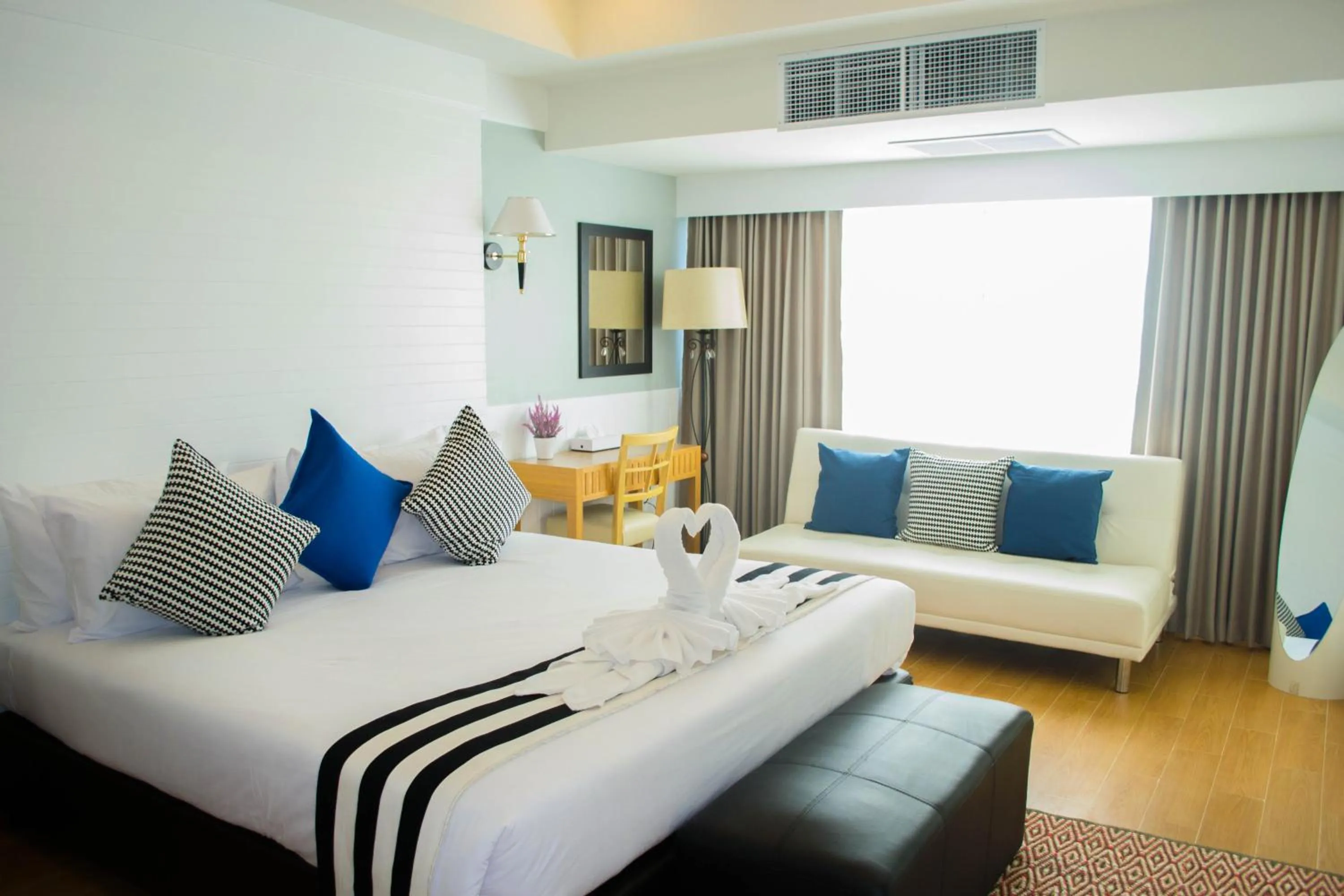 Day, Bed in Paradise Hotel Udonthani